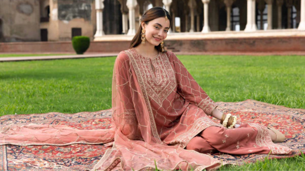 Shop New and Trendy Pakistani Dresses in the UAE