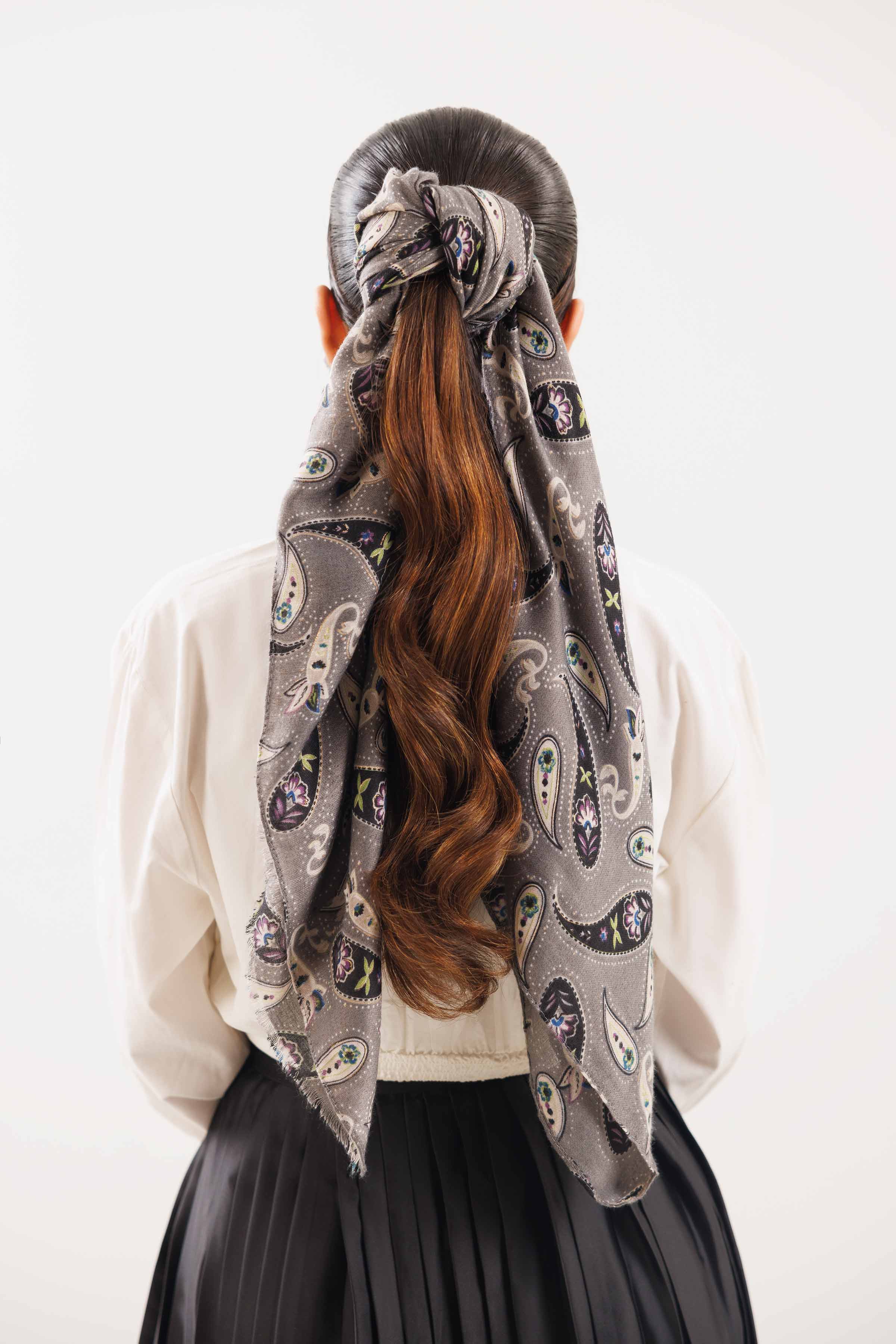 Grey Women Scarf - 442752111