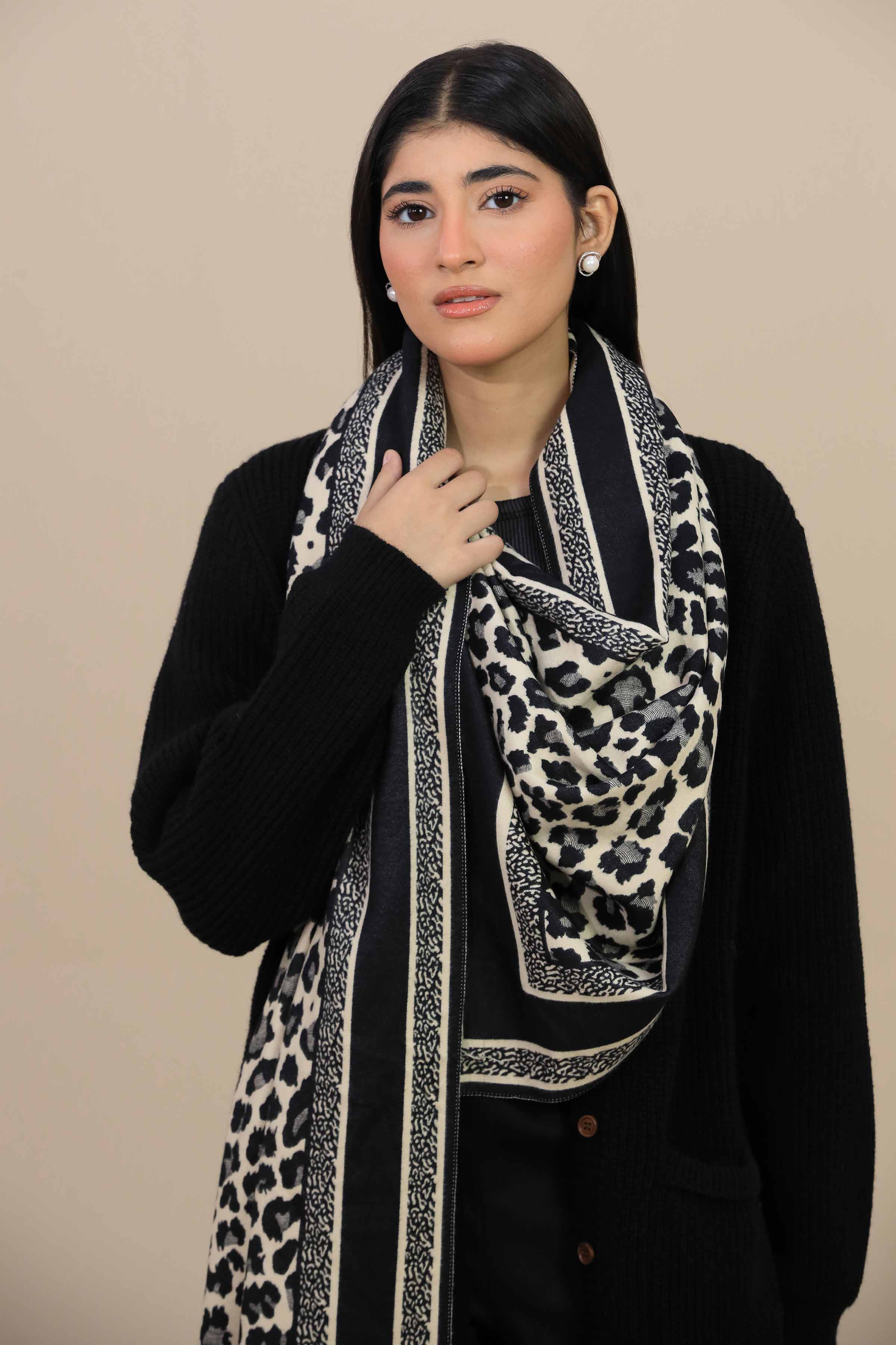 Nishat Linen UAE - Black Women Shawl - 443952103