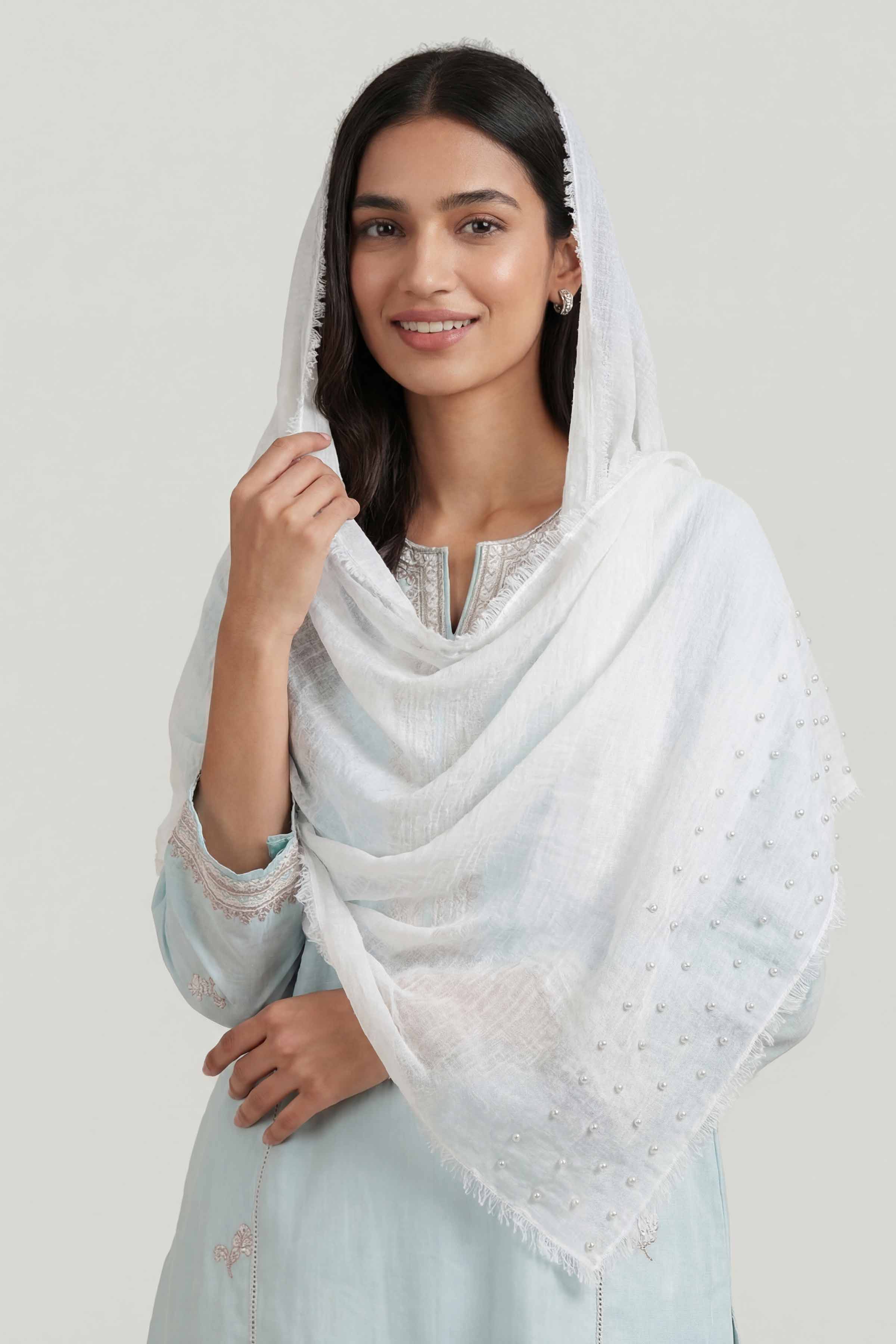 White Women Scarf - 447362112