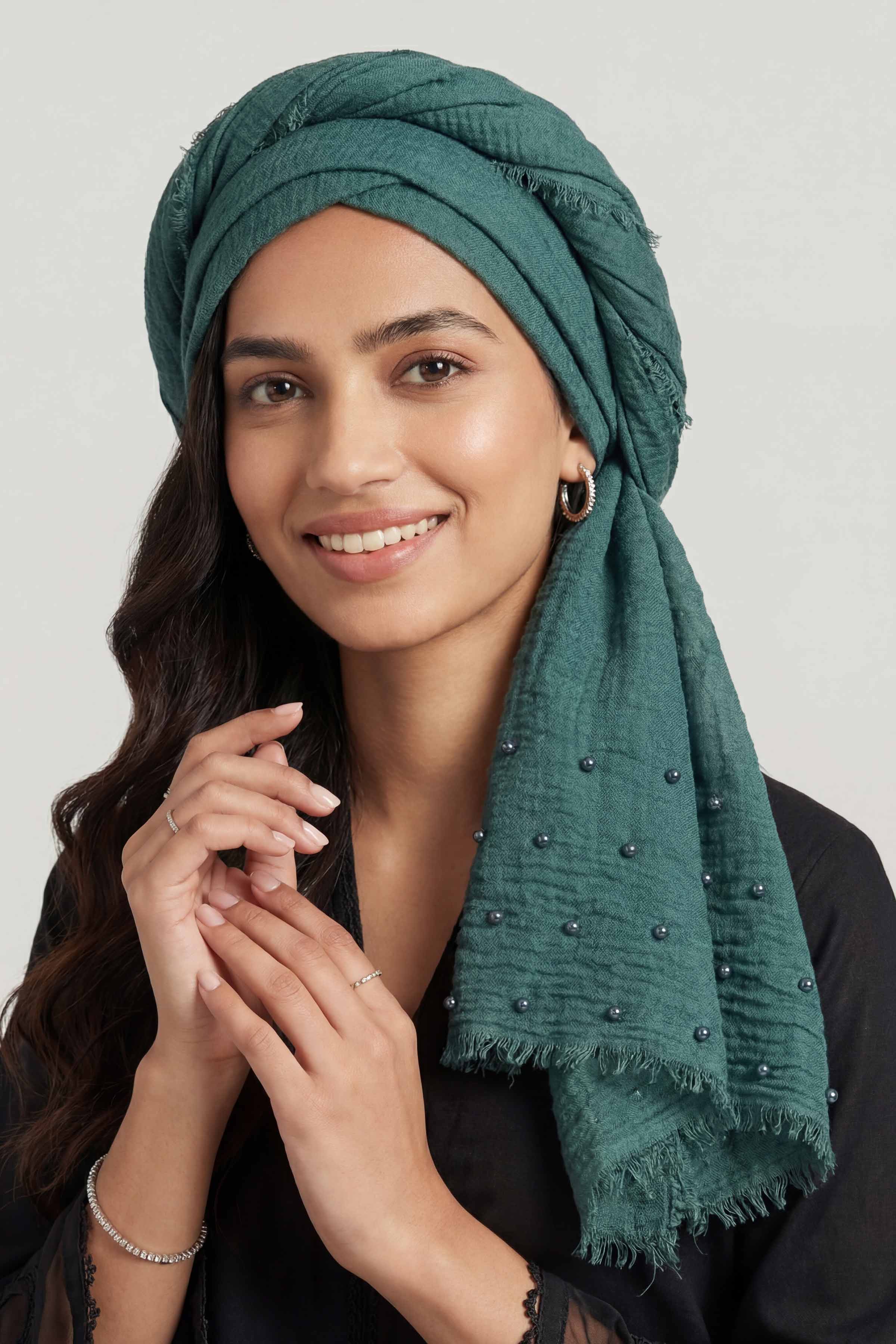 Green Women Scarf - 447372104