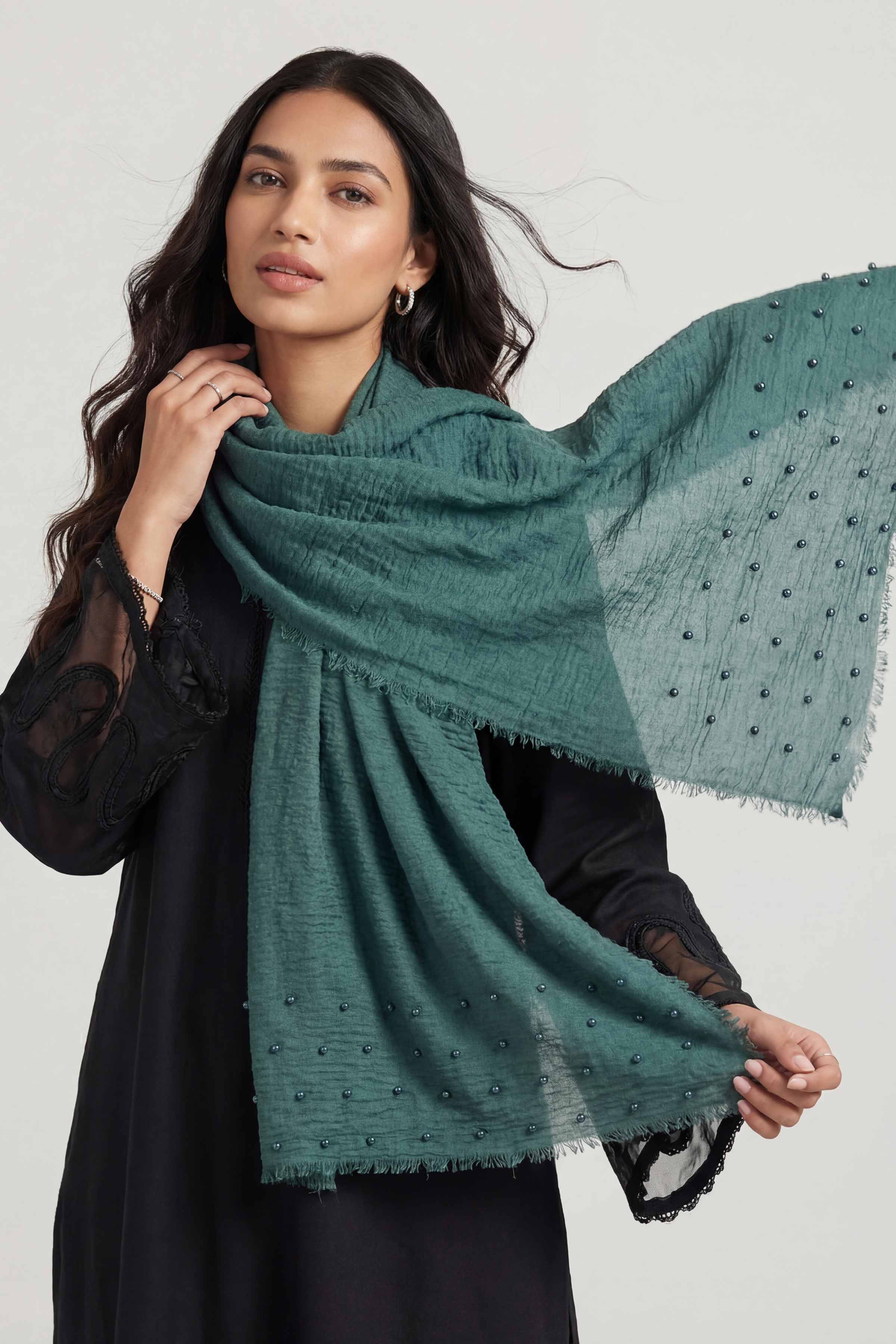 Green Women Scarf - 447372104