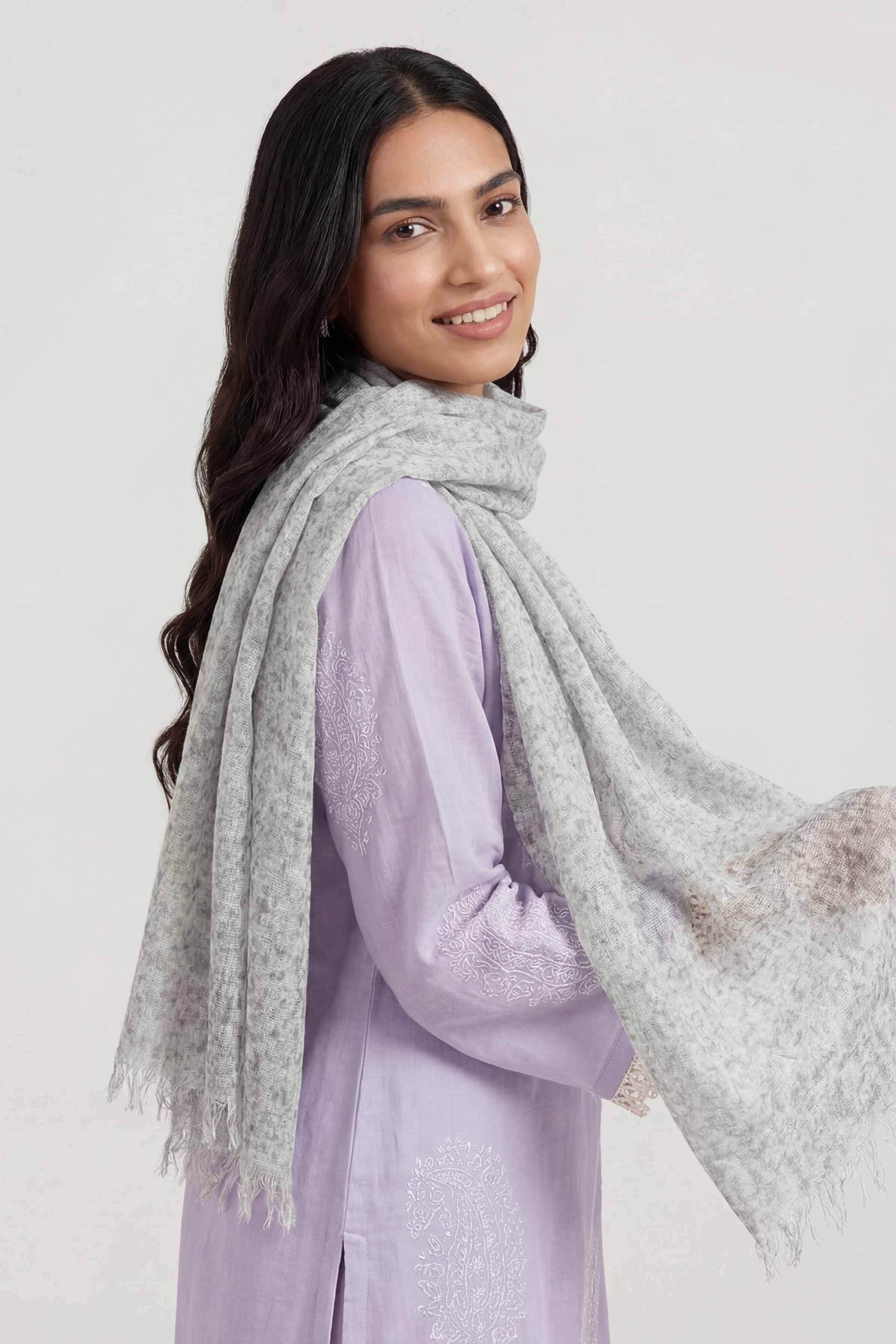 Green Women Scarf - 447412104