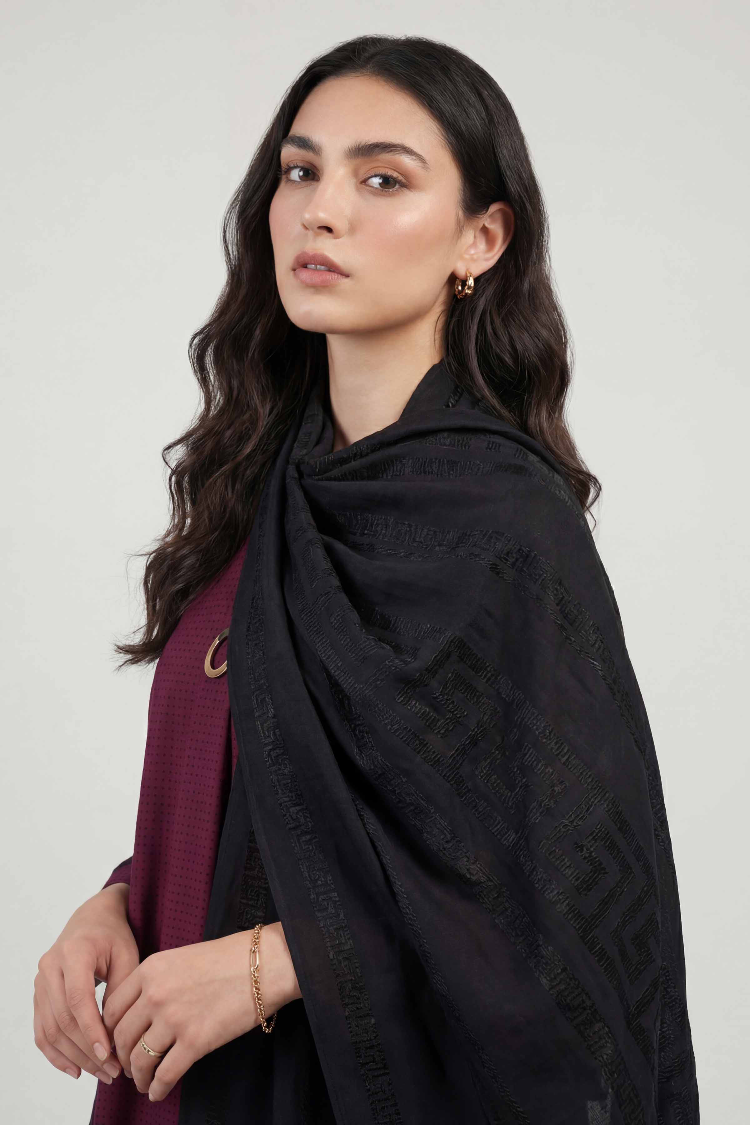 Black Women Scarf - 447512103