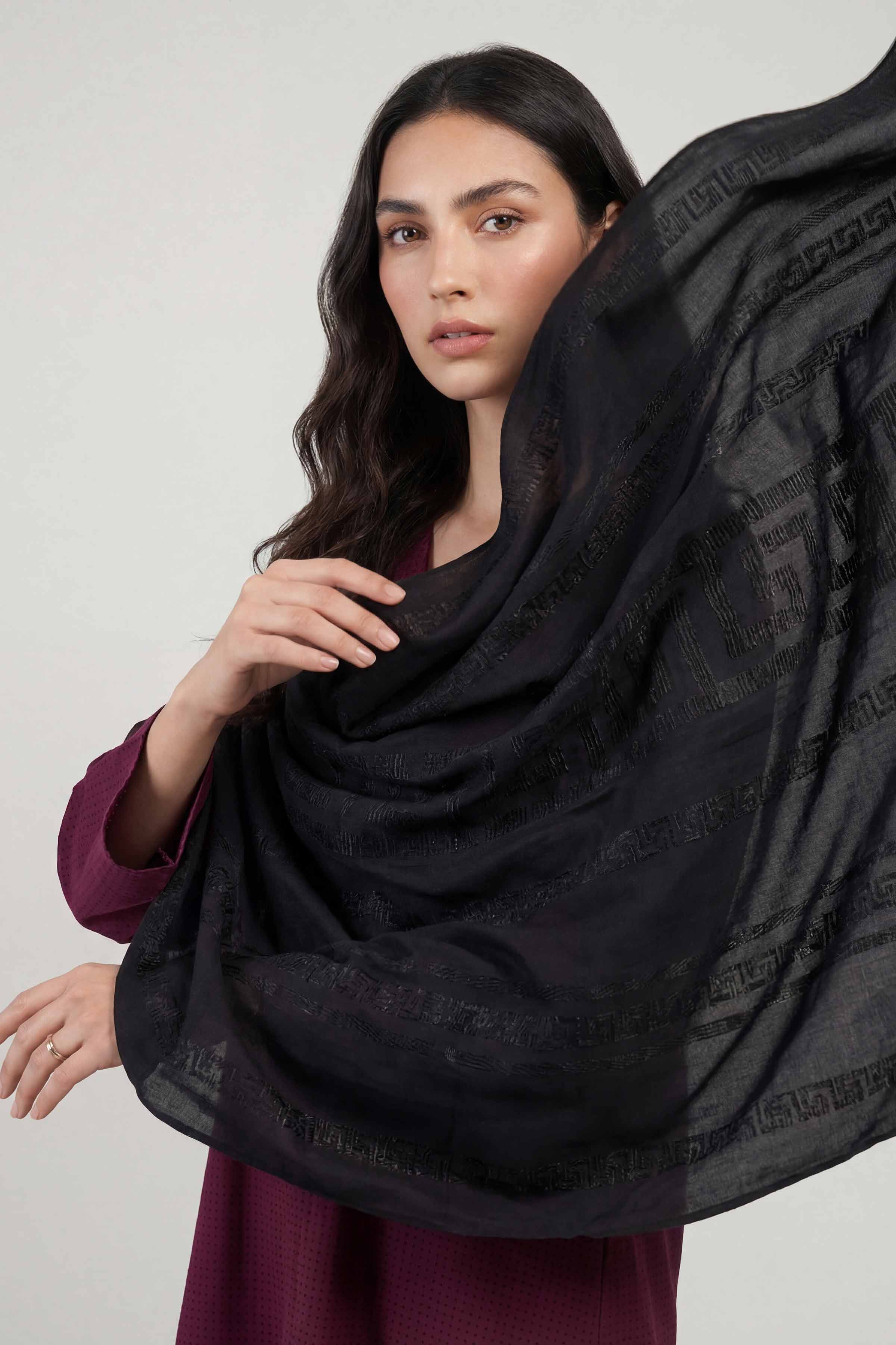 Black Women Scarf - 447512103