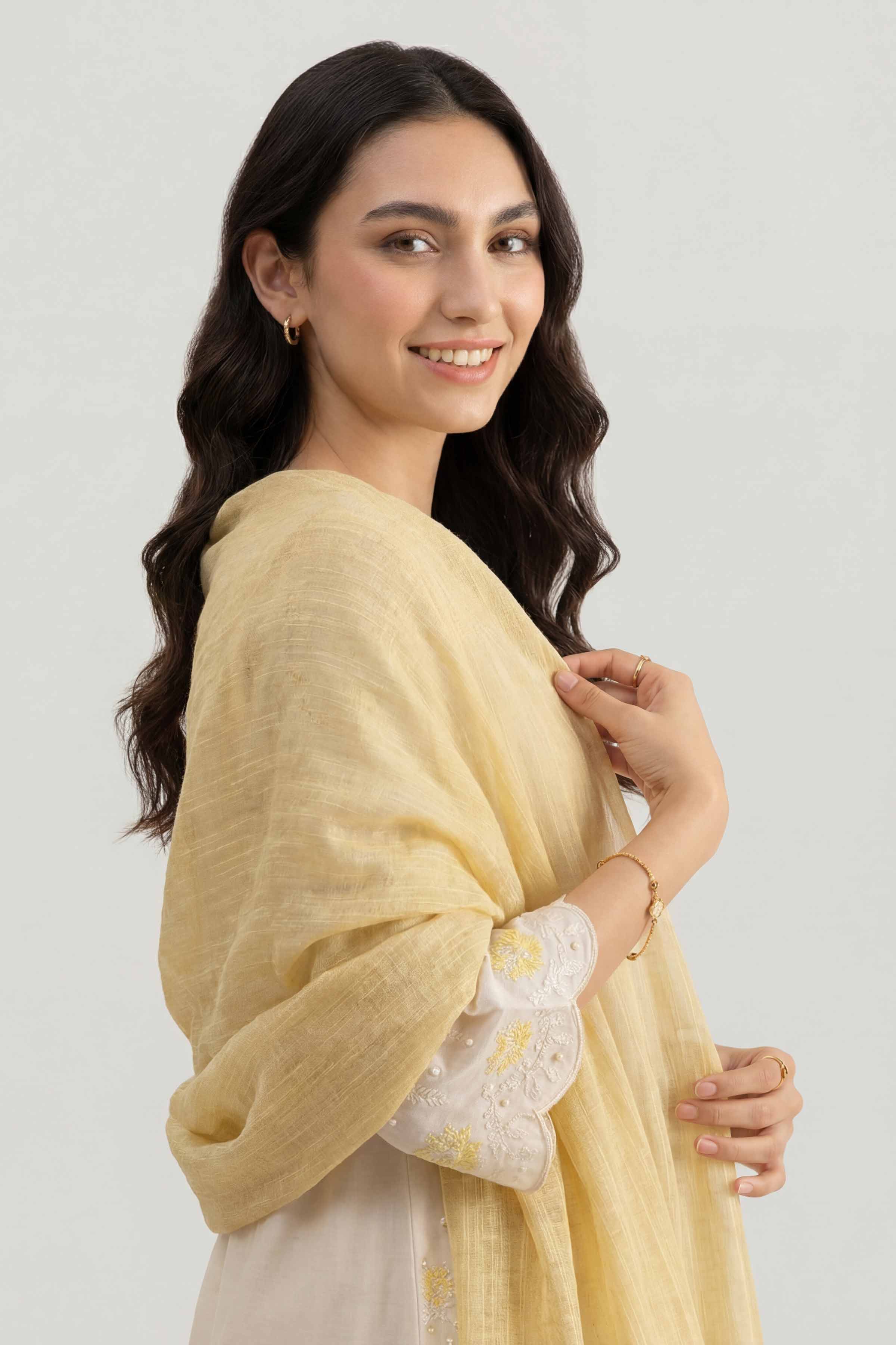 Yellow Women Scarf - 447522102