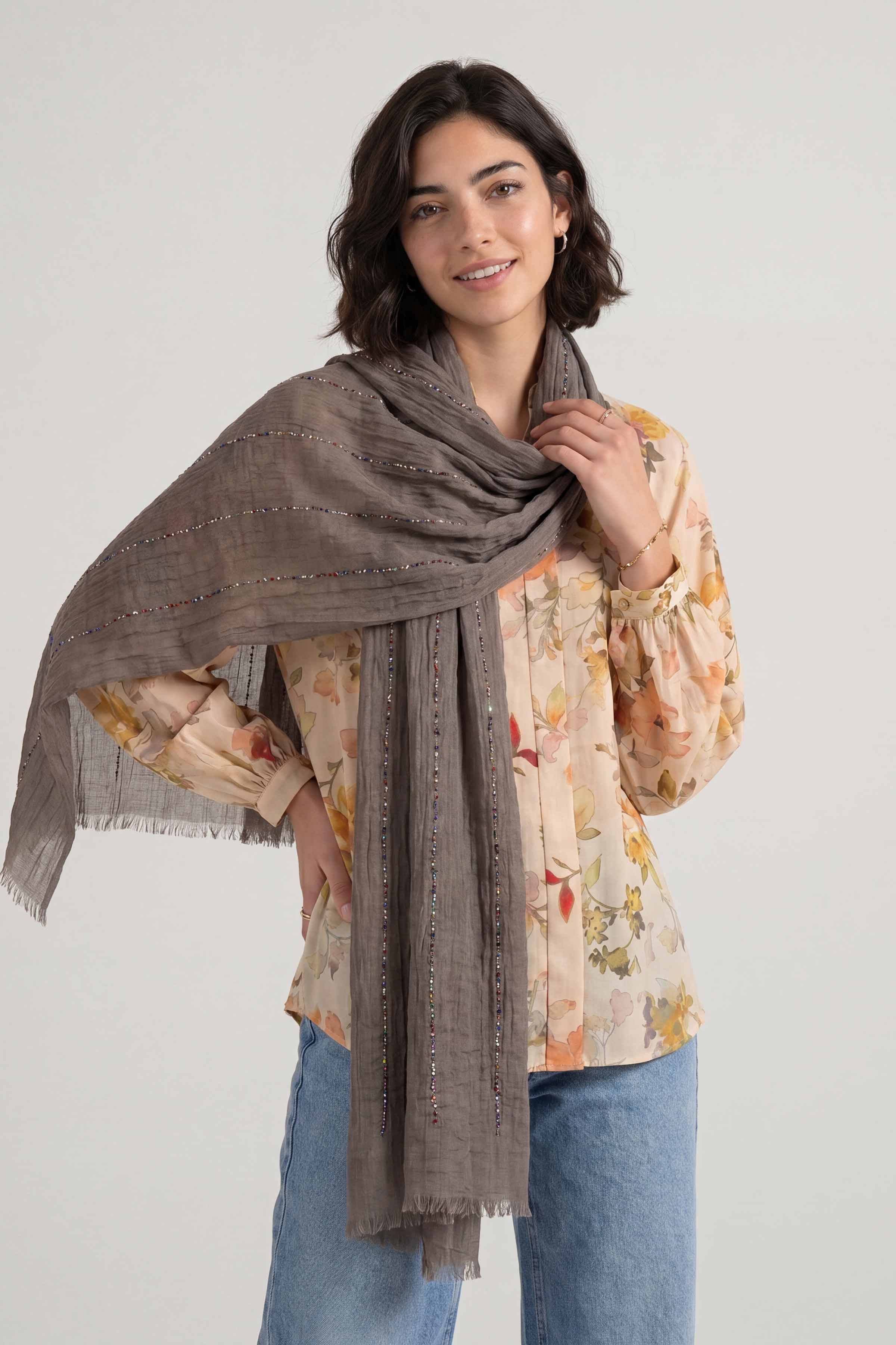 Green Women Scarf - 447532104