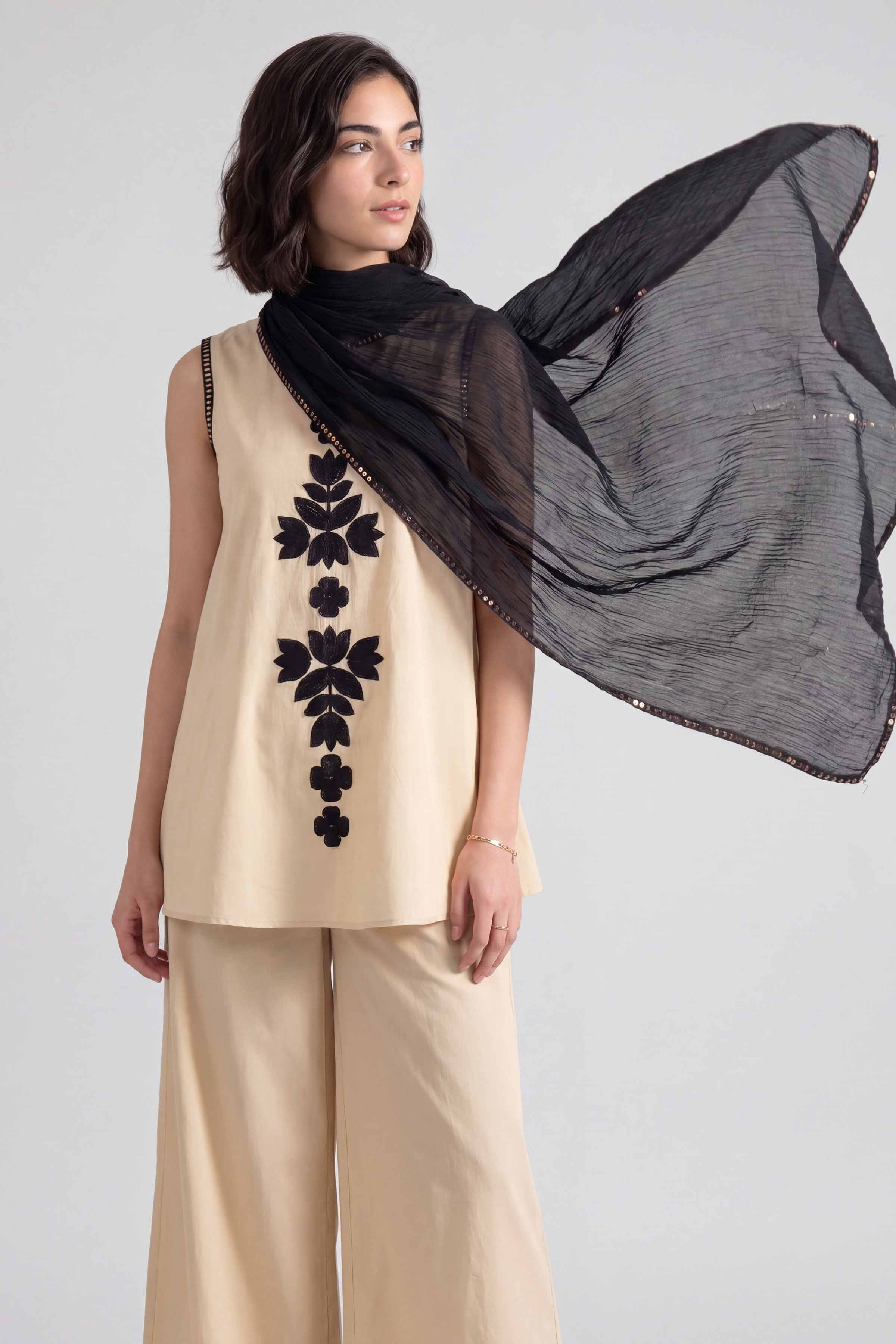 Black Women Scarf - 447542103