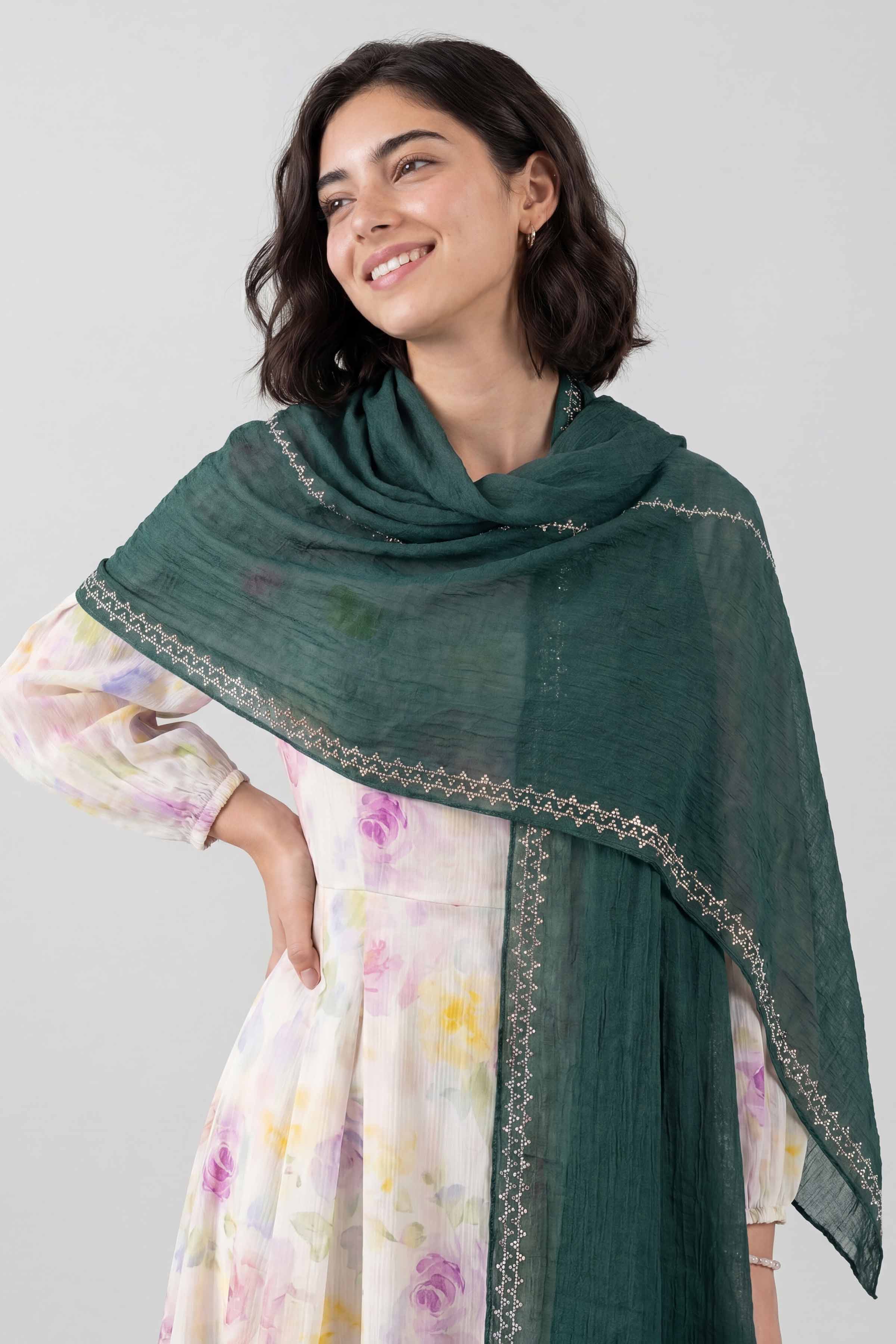 Green Women Scarf - 447572104