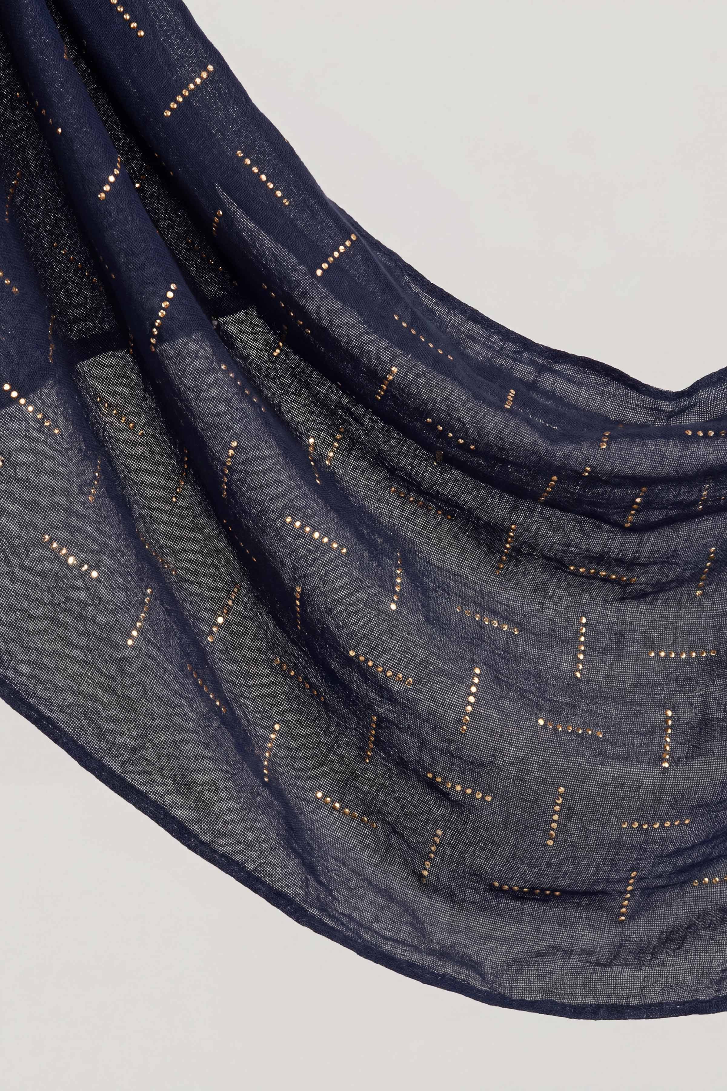 Black Women Scarf - 447582103