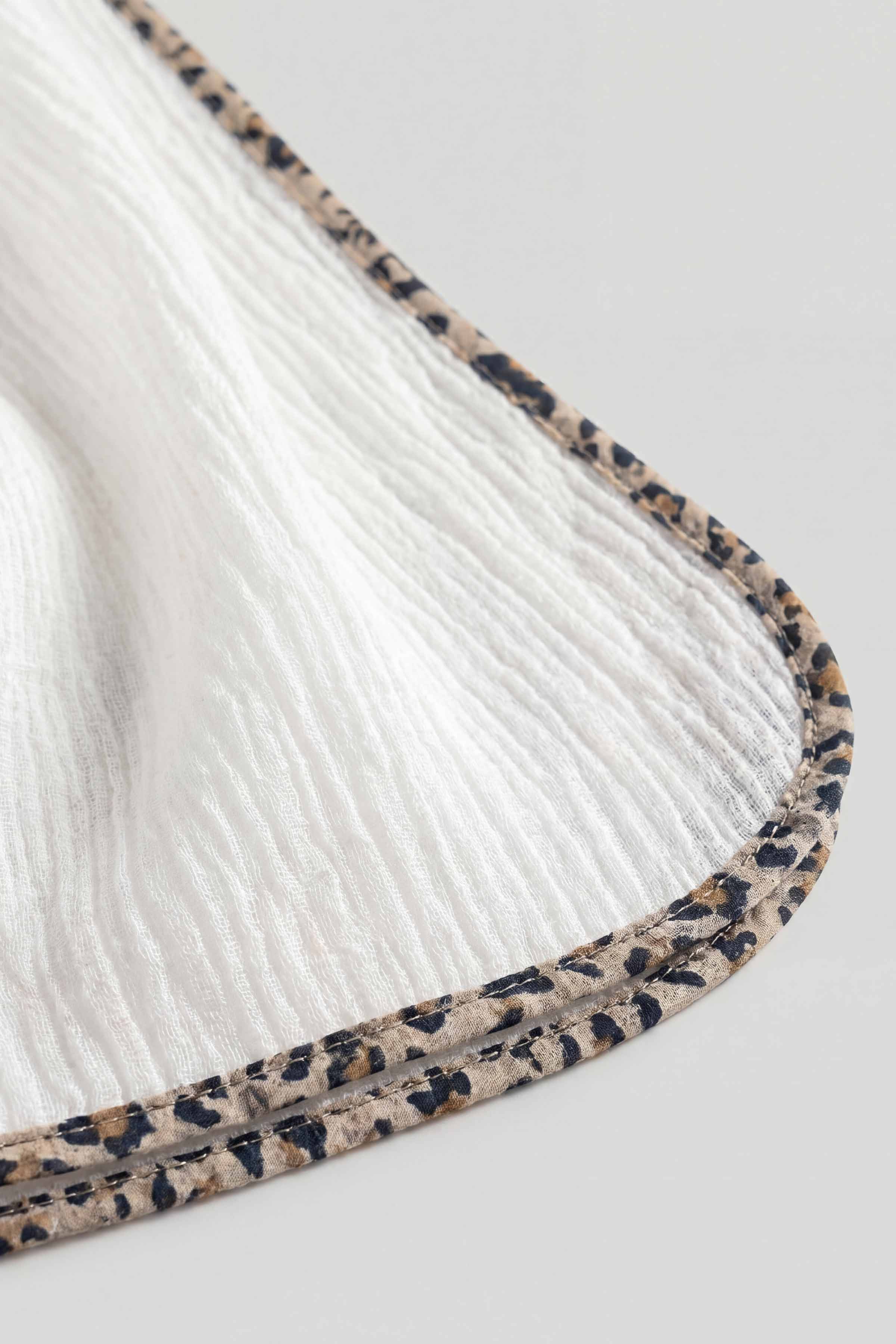 White Women Scarf - 447672112