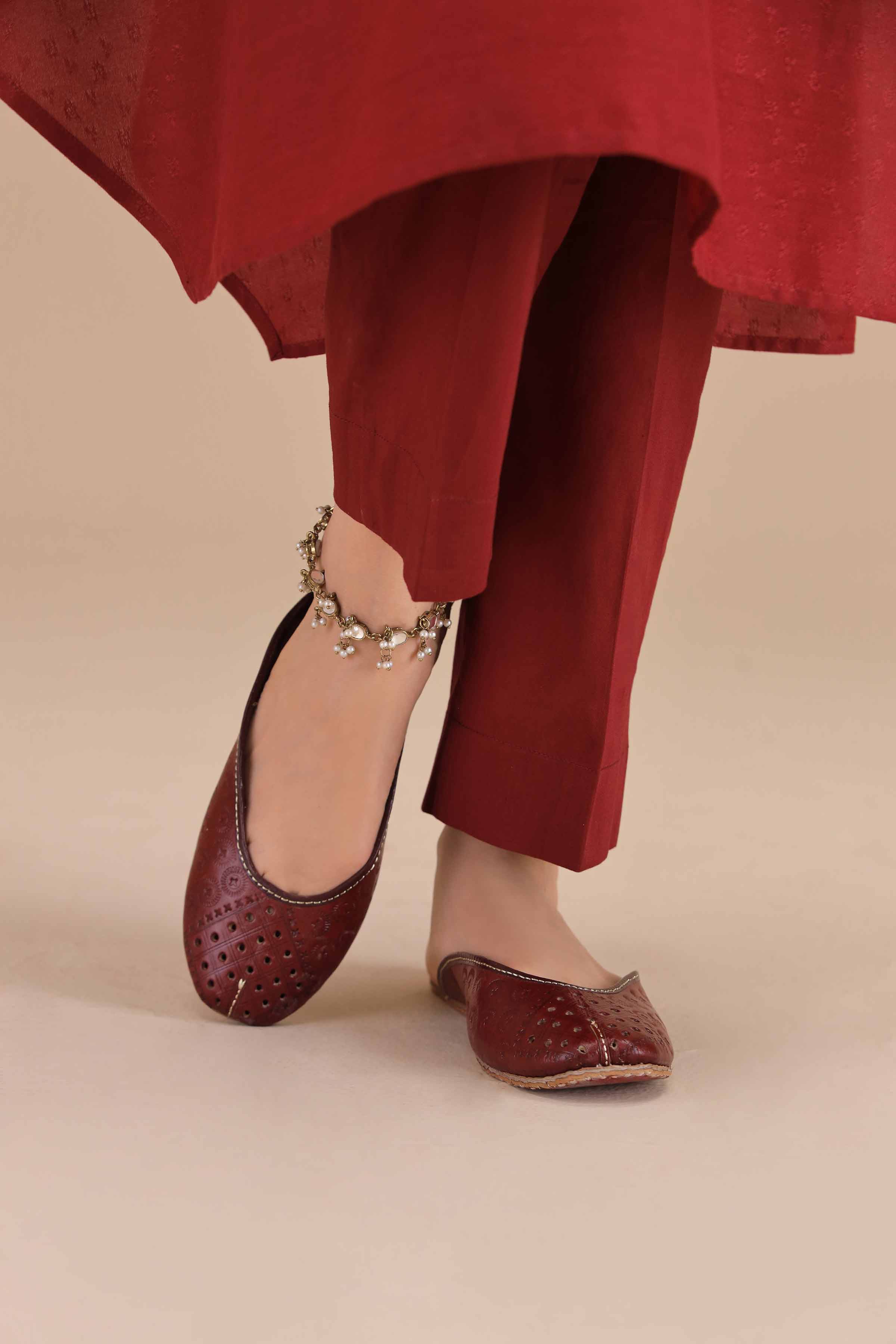 Maroon Khussa-1531183722