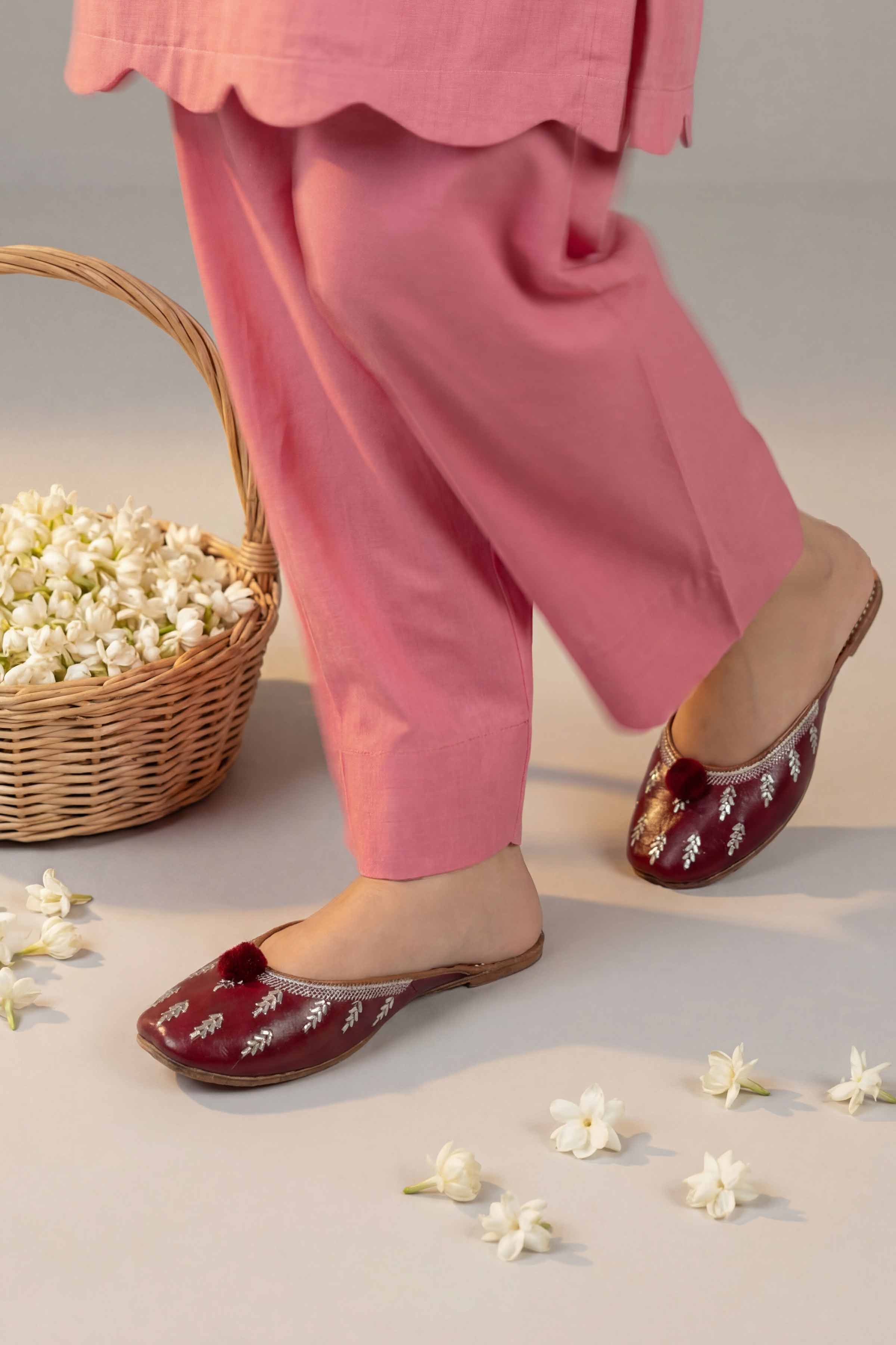 Maroon Khussa-1596983722