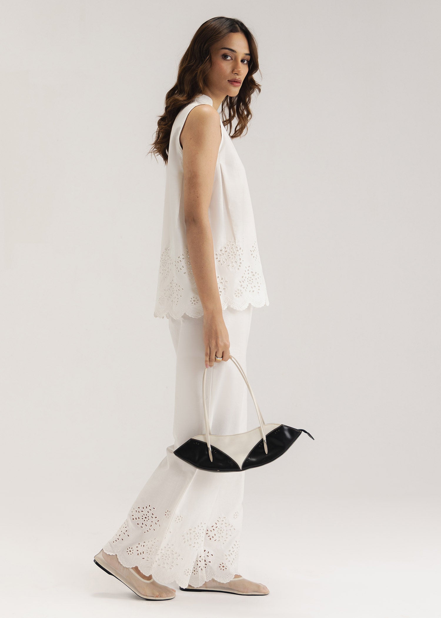 Schiffli Sleeveless Shirt- WS26-03