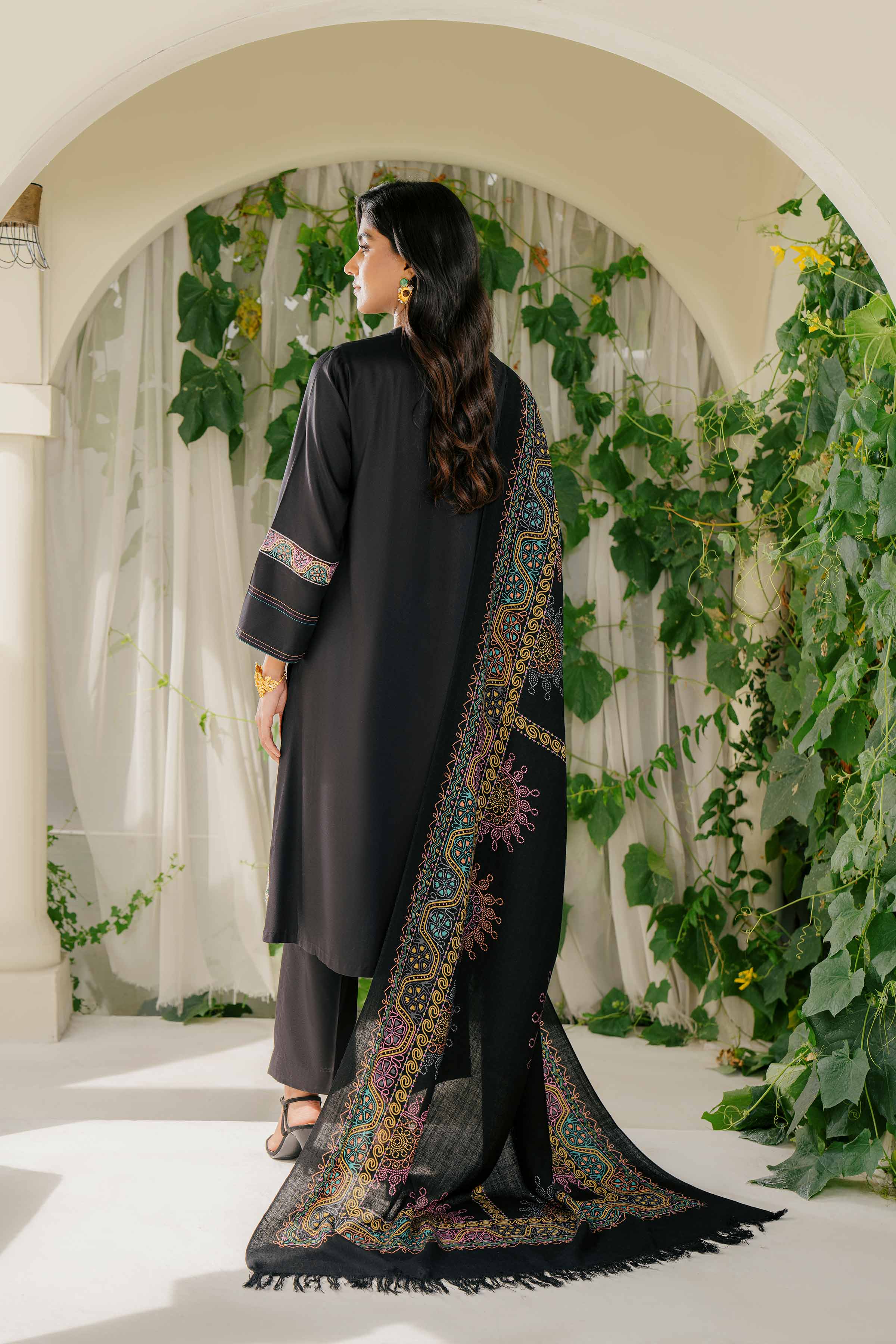 nishat linen velvet shawls