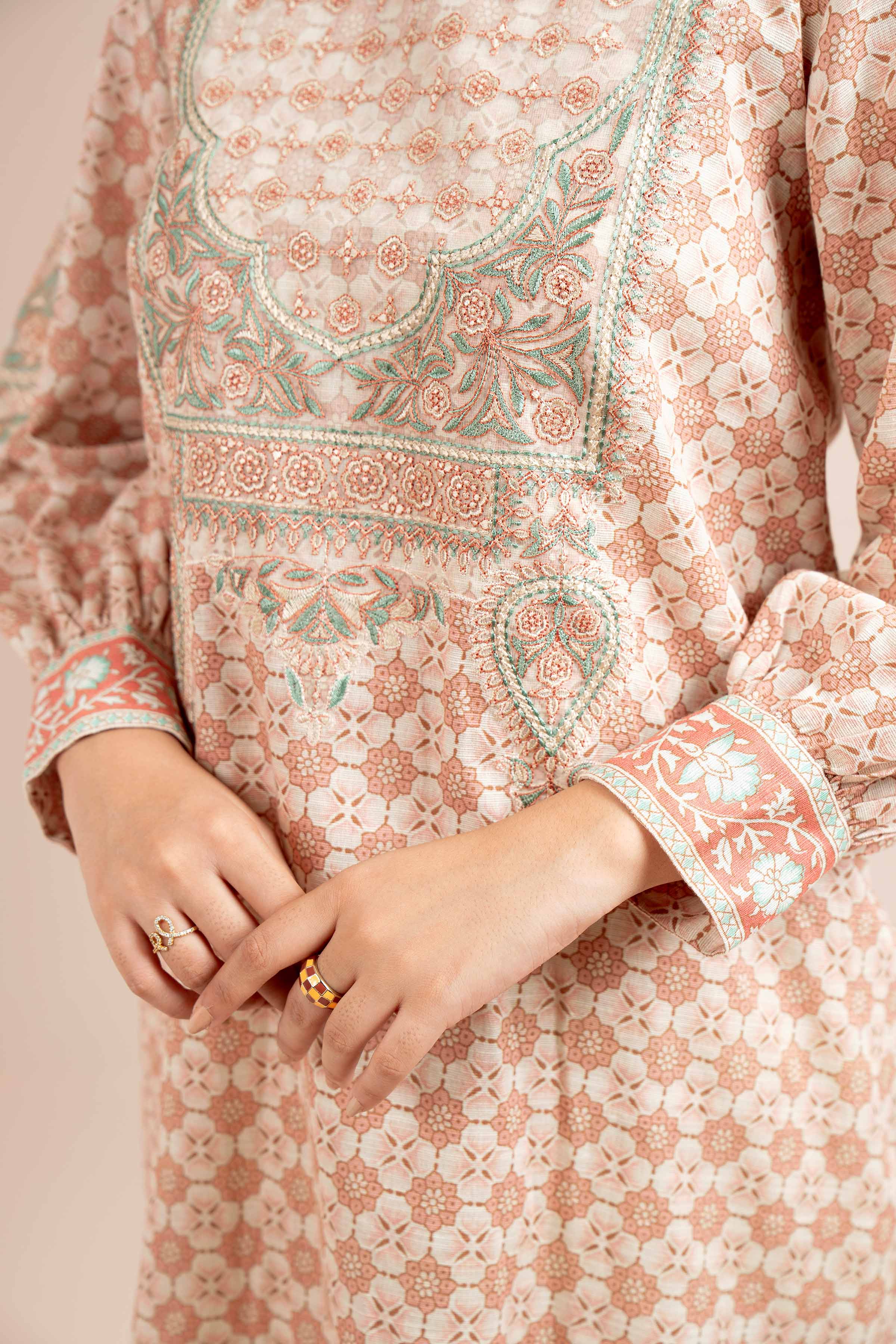 2 Piece - Printed Embroidered Suit - 42404082