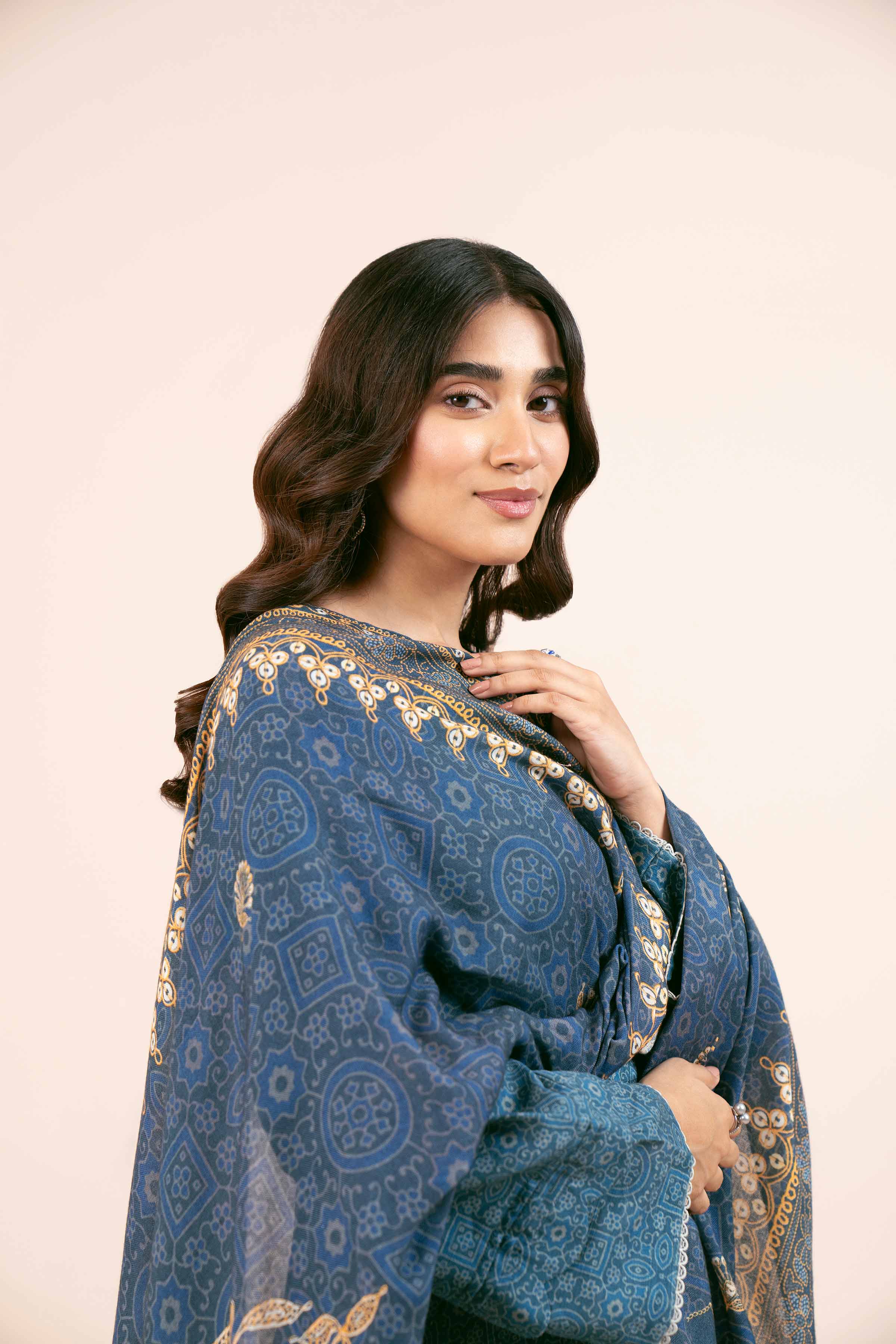 2 Piece - Printed Embroidered Suit - 42404089