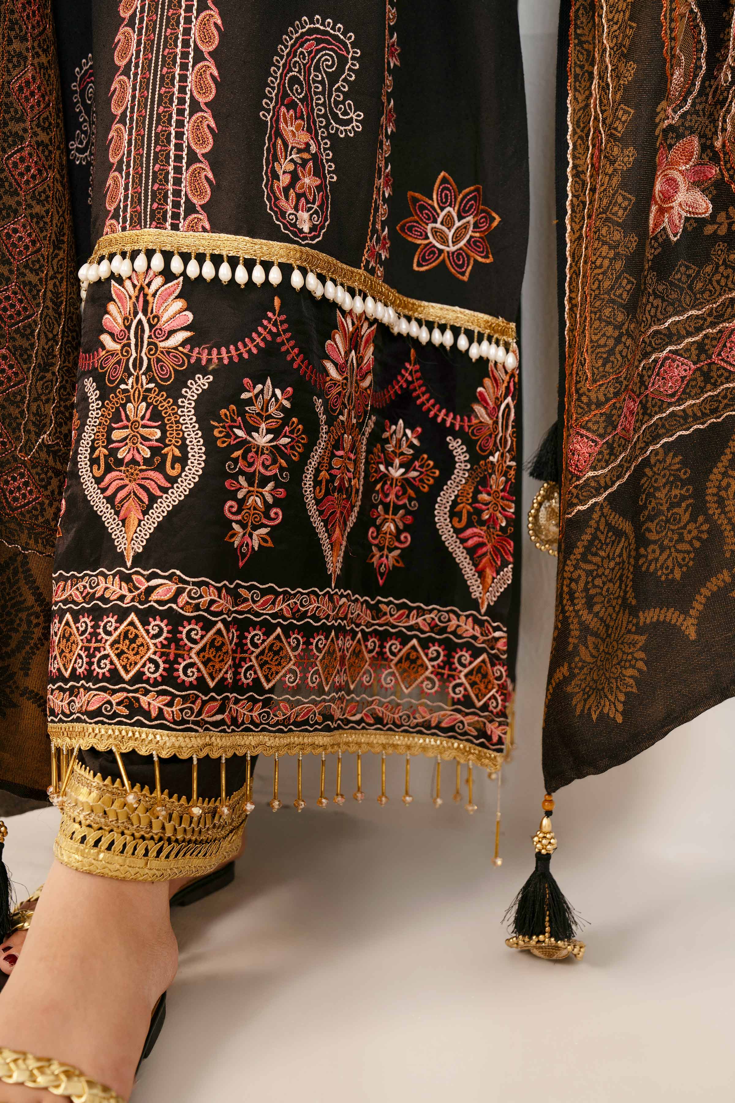 3 Piece - Embroidered Suit - 42404380