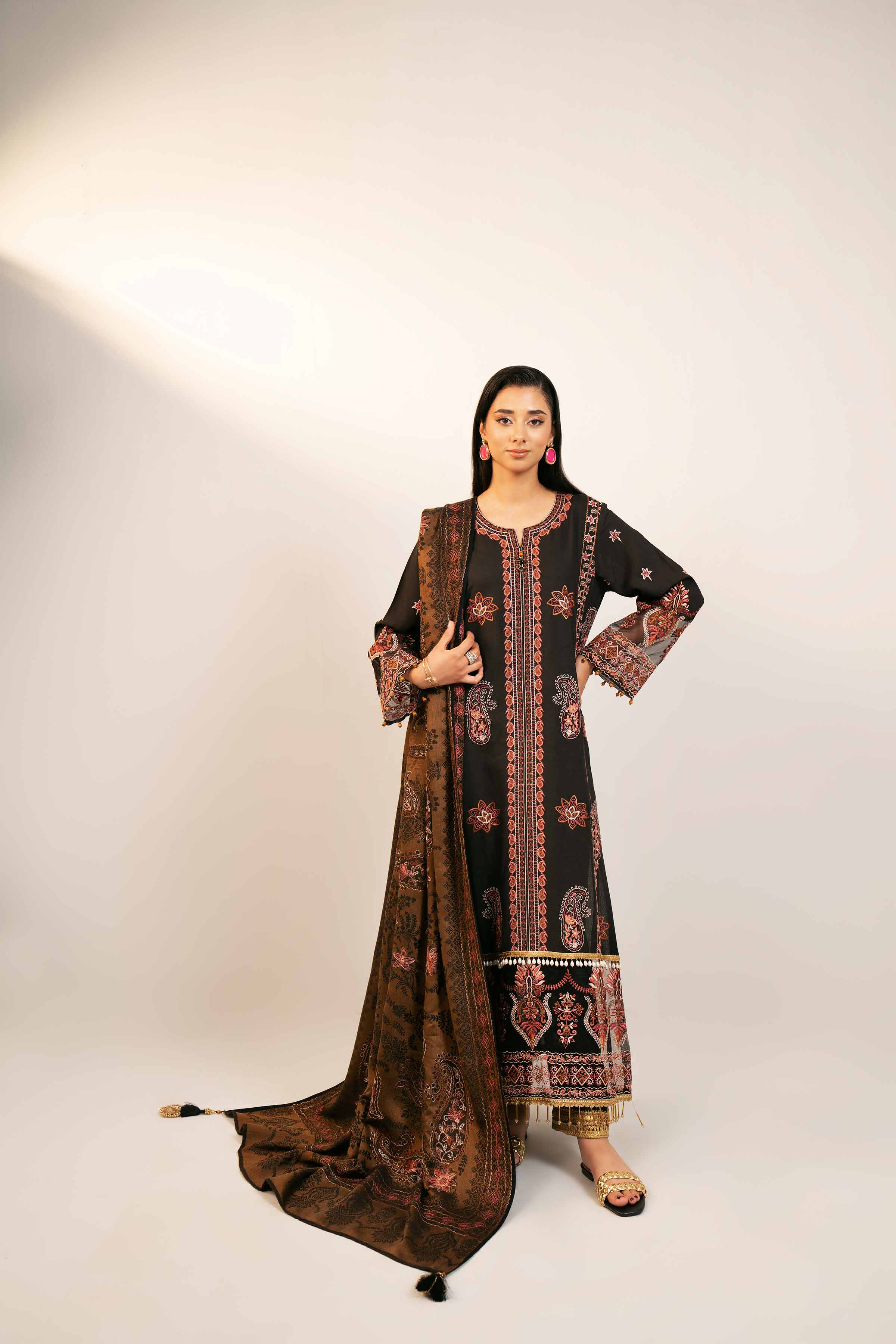 3 Piece - Embroidered Suit - 42404380
