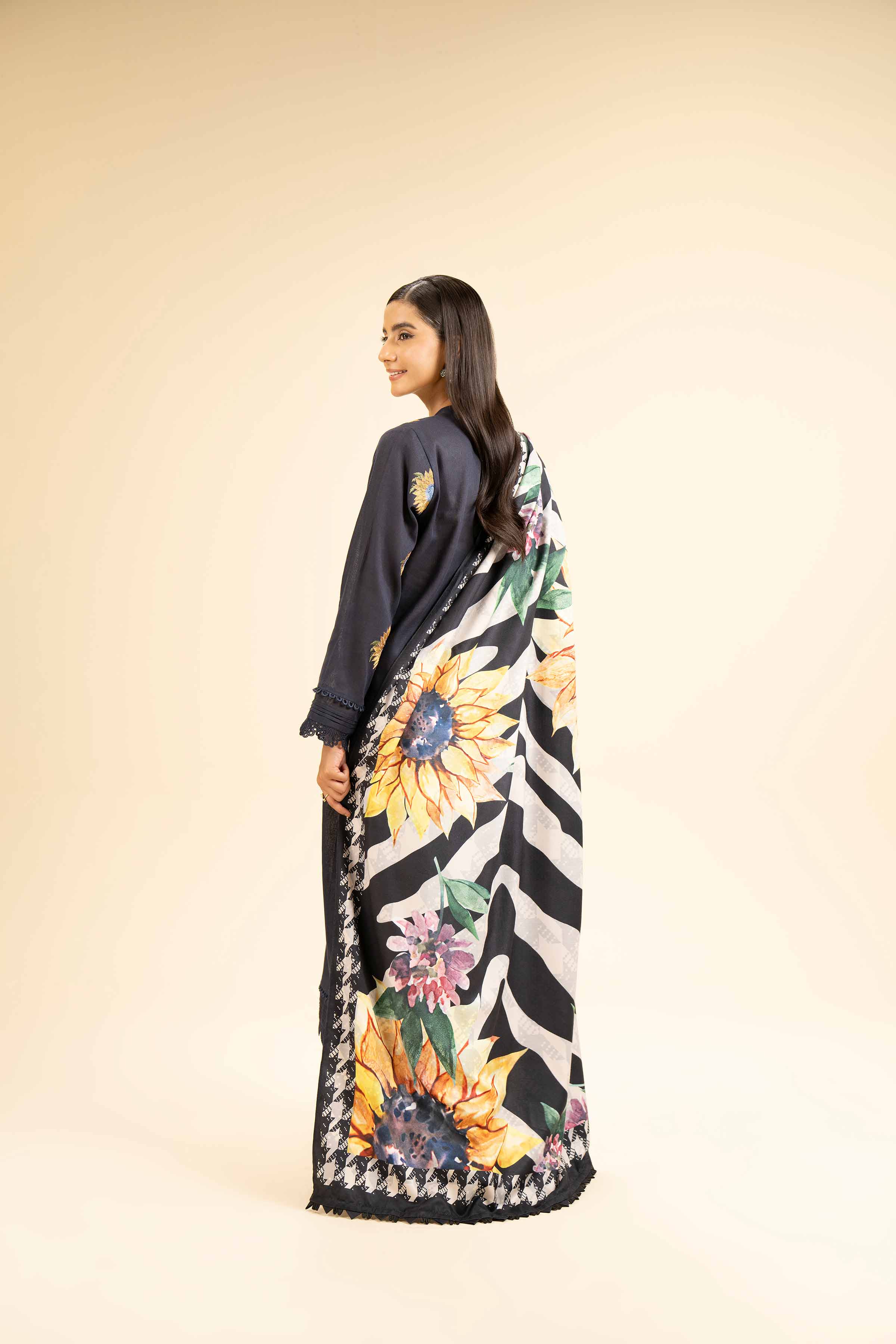 3 Piece - Embroidered Suit - 42404554