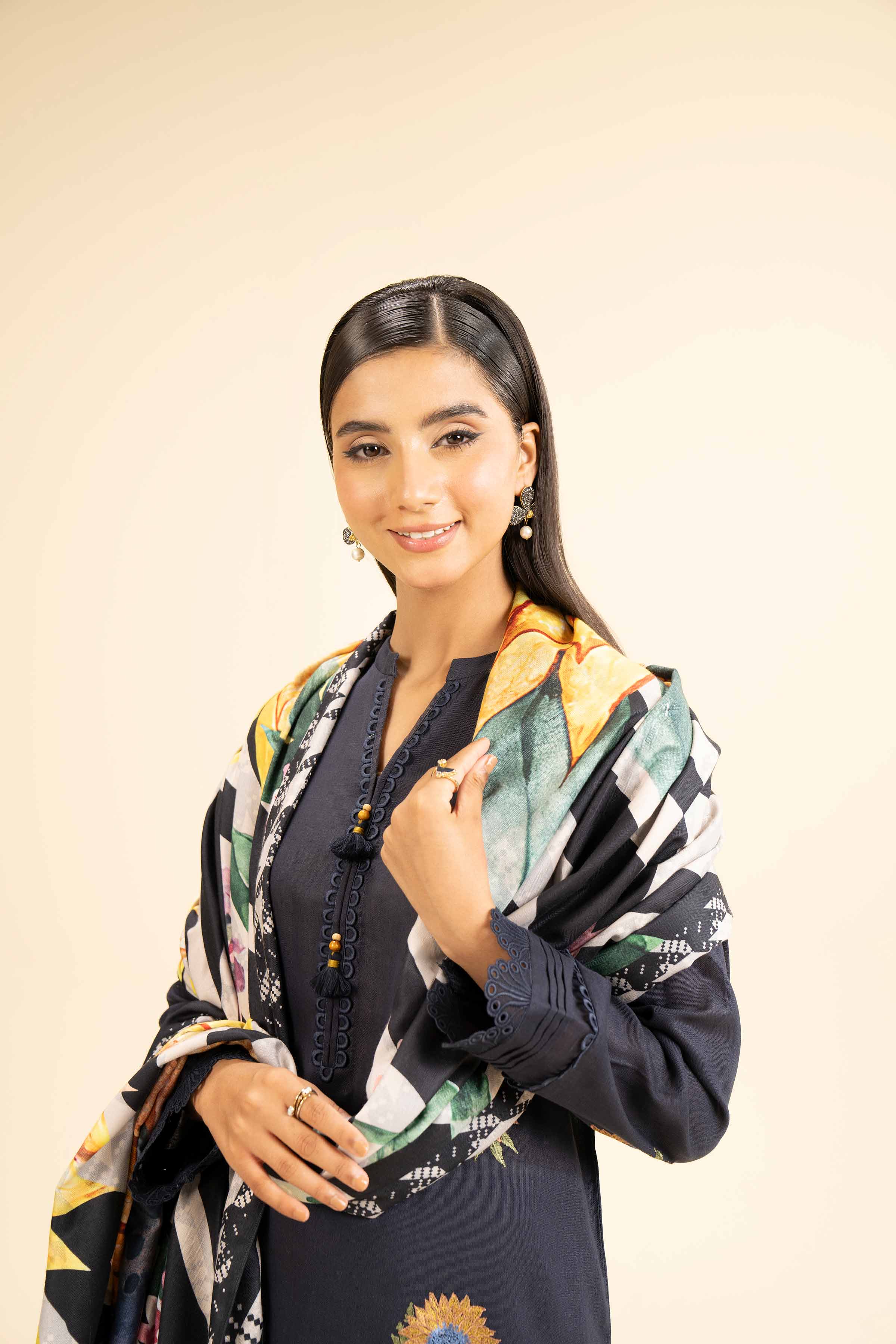 3 Piece - Embroidered Suit - 42404554