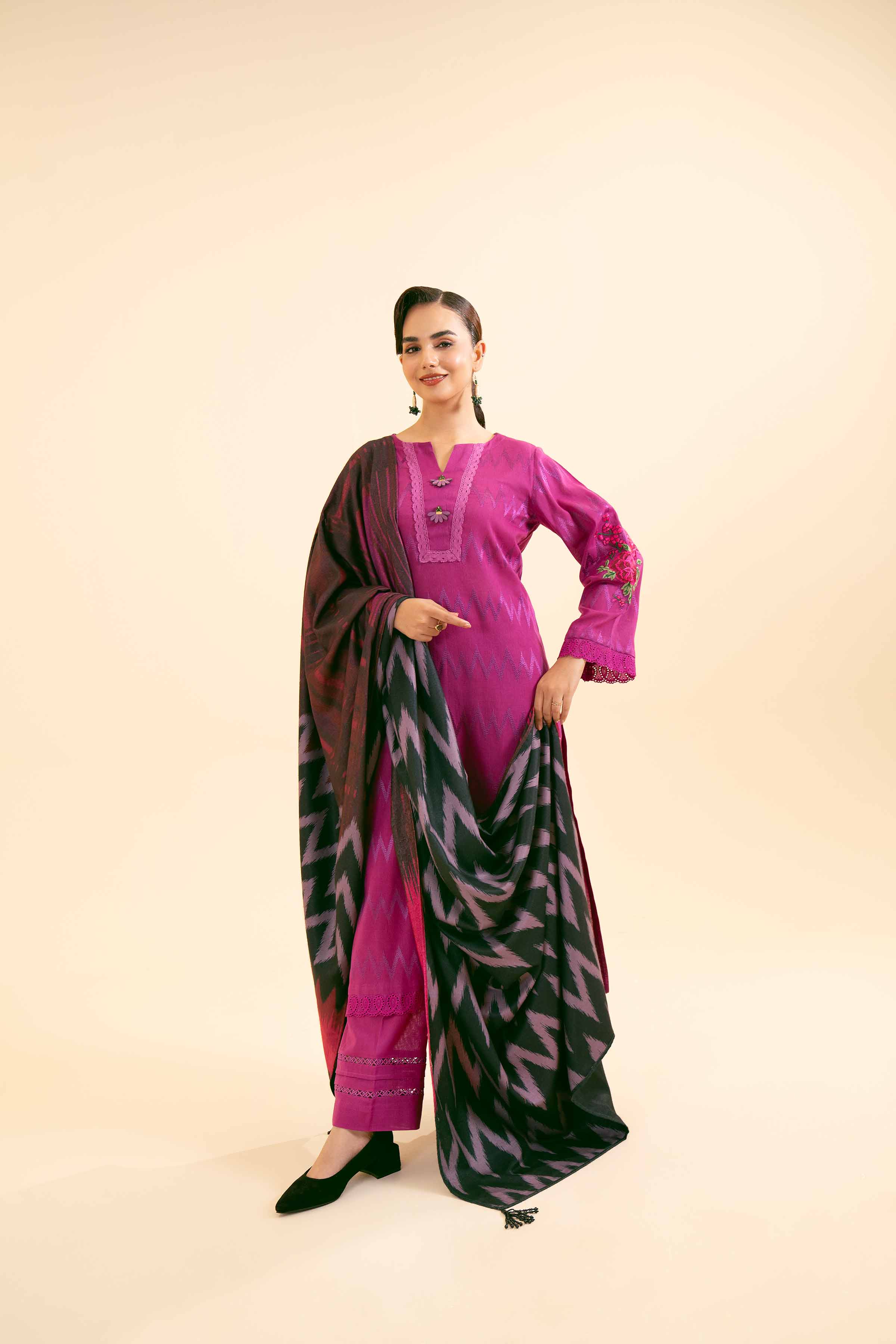 3 Piece - Embroidered Suit - 42404560