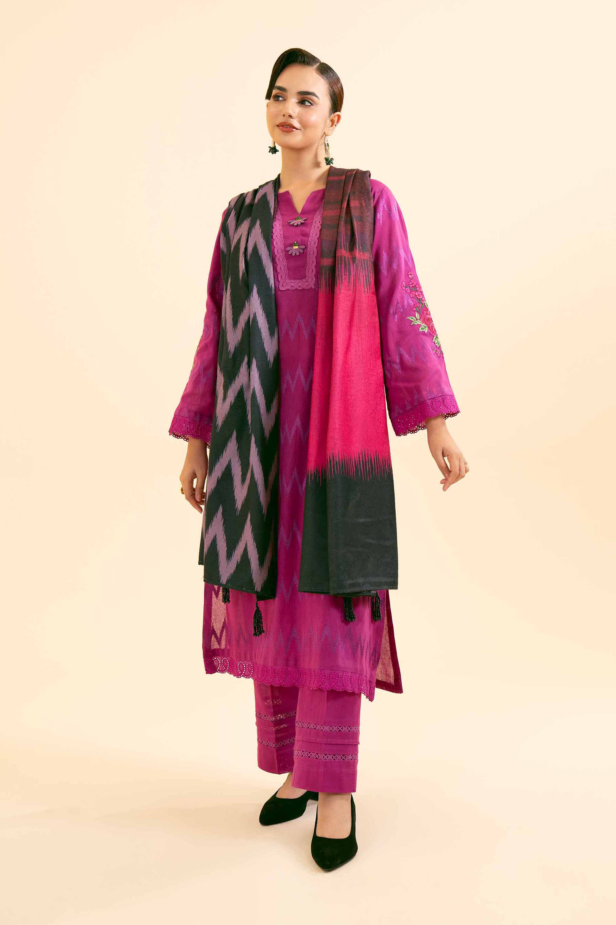 3 Piece - Embroidered Suit - 42404560