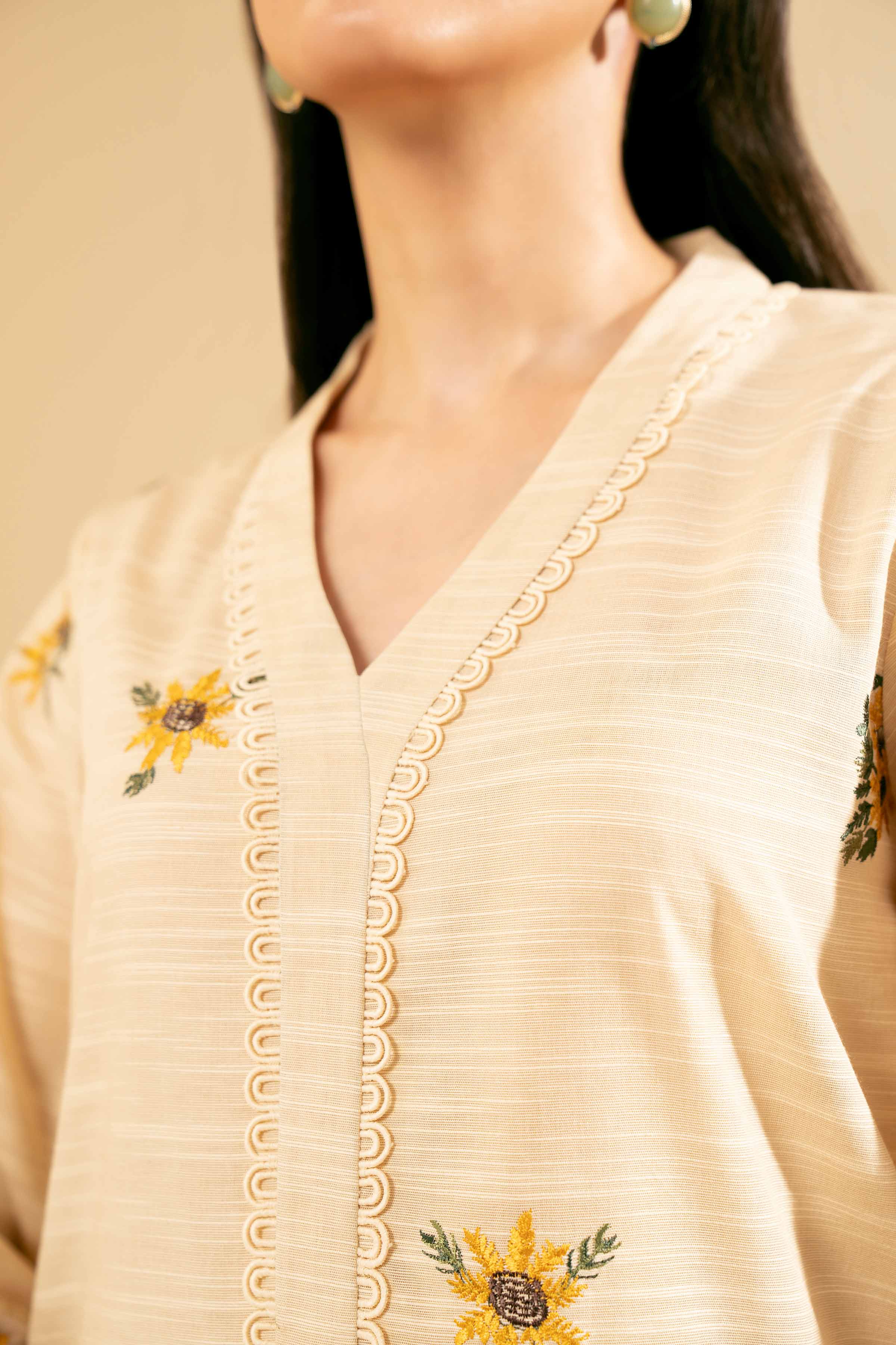 3 Piece - Embroidered Suit - 42404608