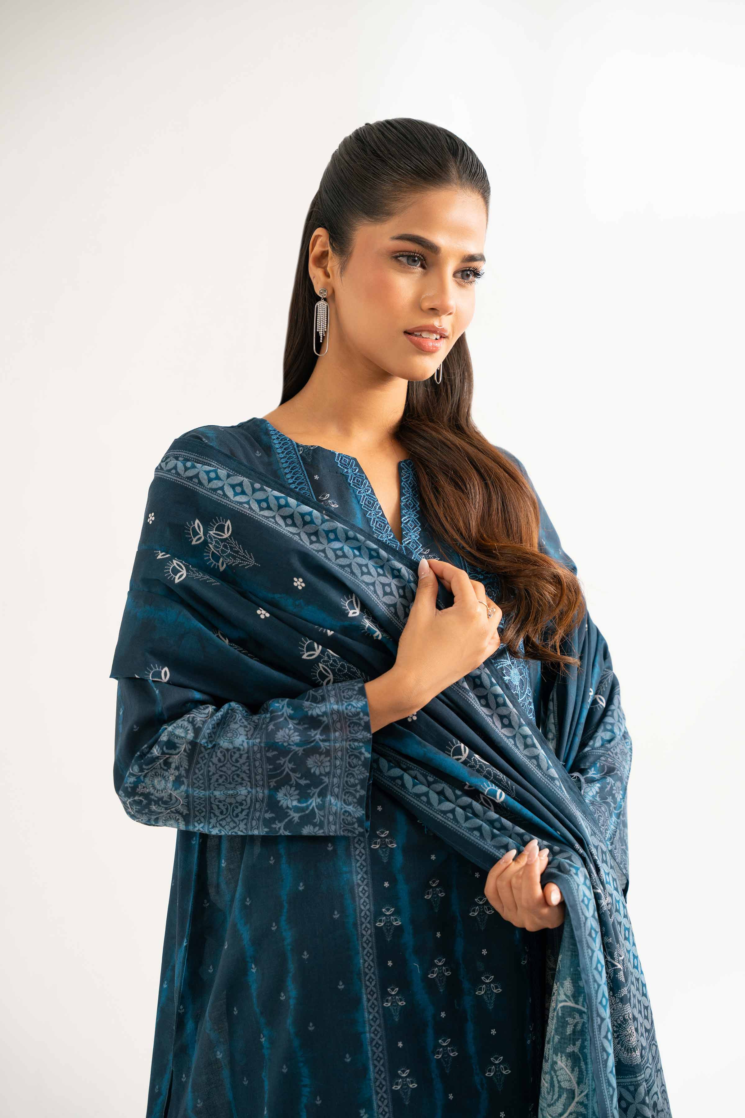 NISHATUAE - Blue Embroidered Lawn 3-piece Unstitched Suit