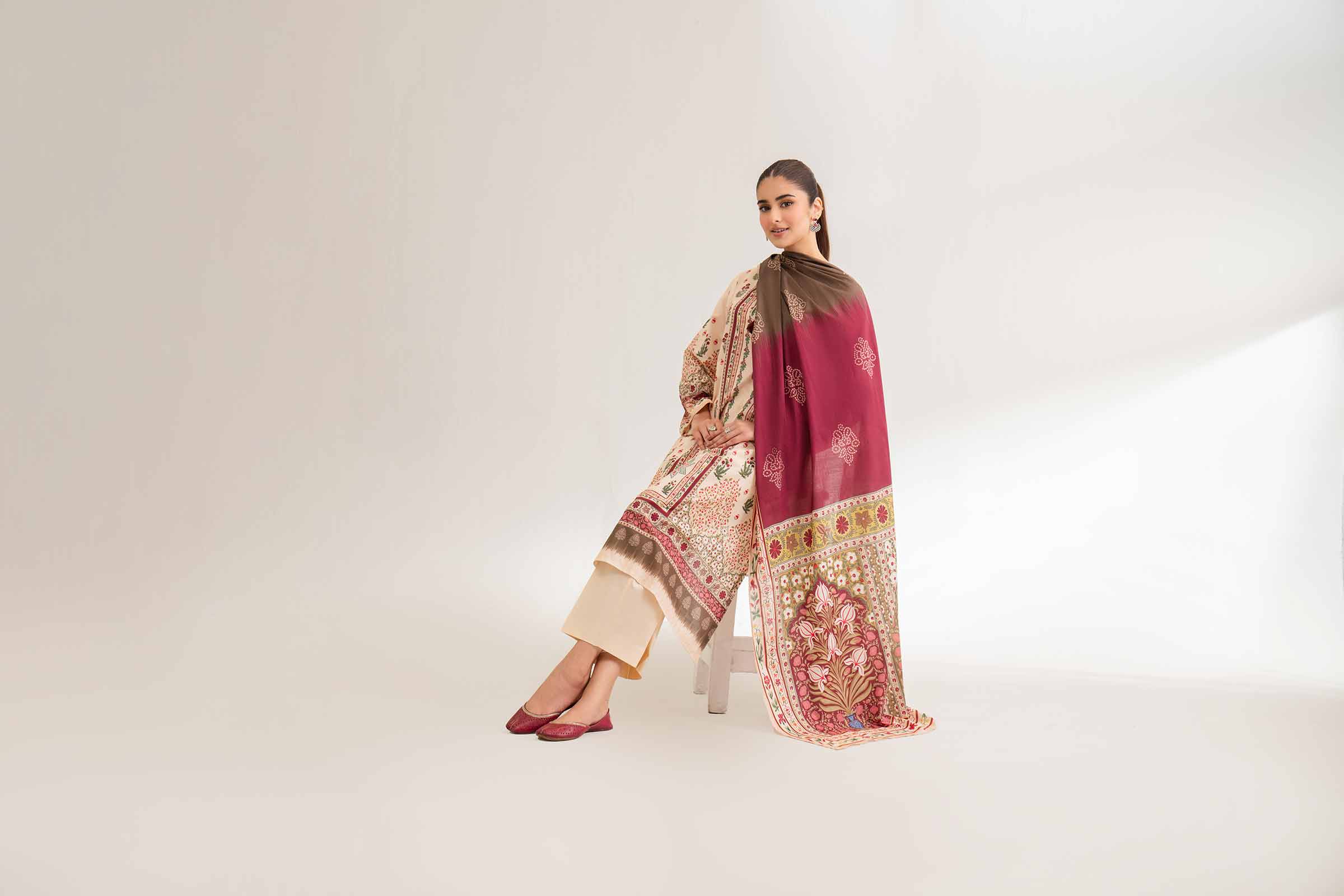 NISHATUAE - Off White Printed Lawn 3-piece Unstitched Suit