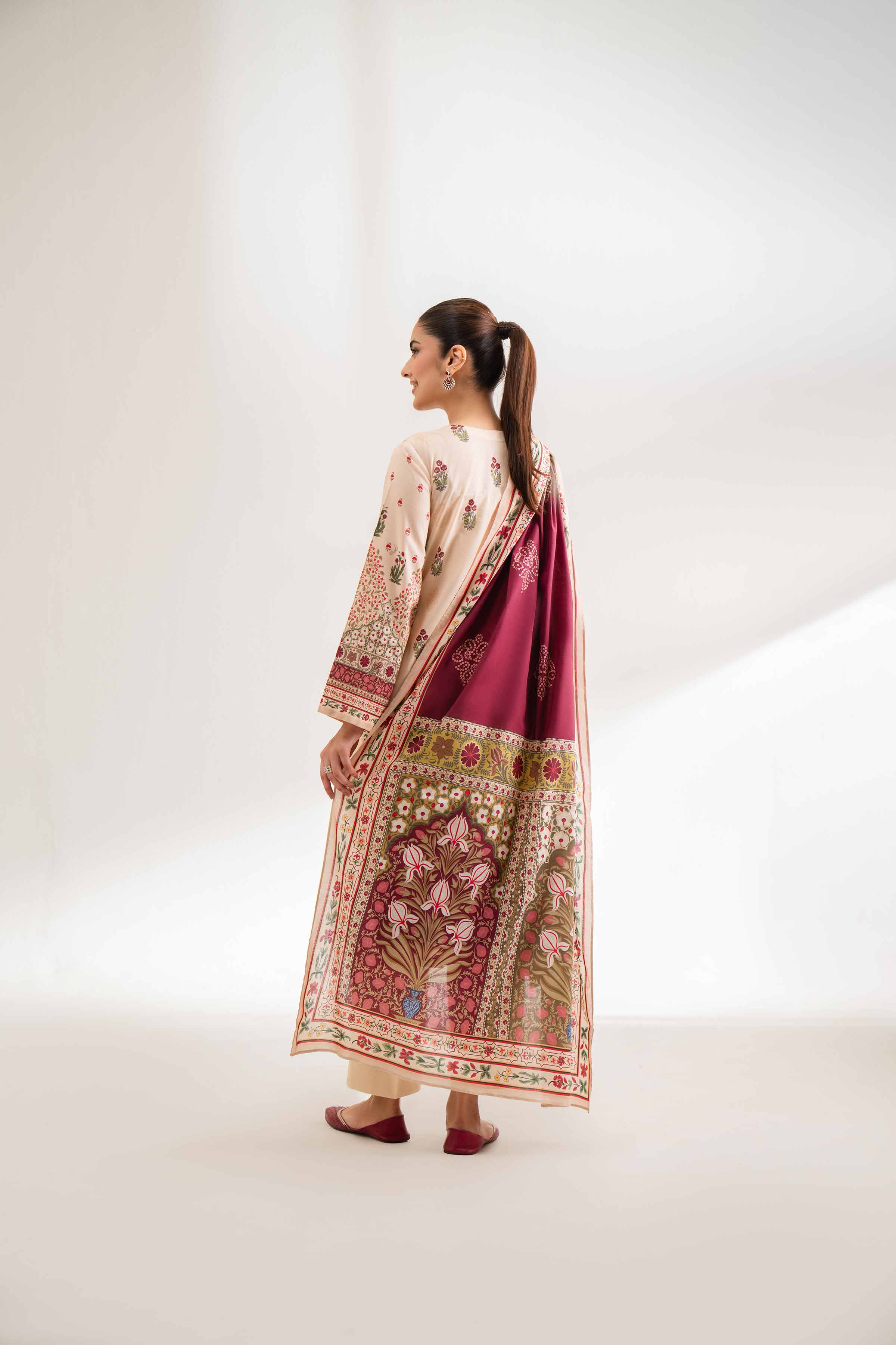 NISHATUAE - Off White Printed Lawn 3-piece Unstitched Suit