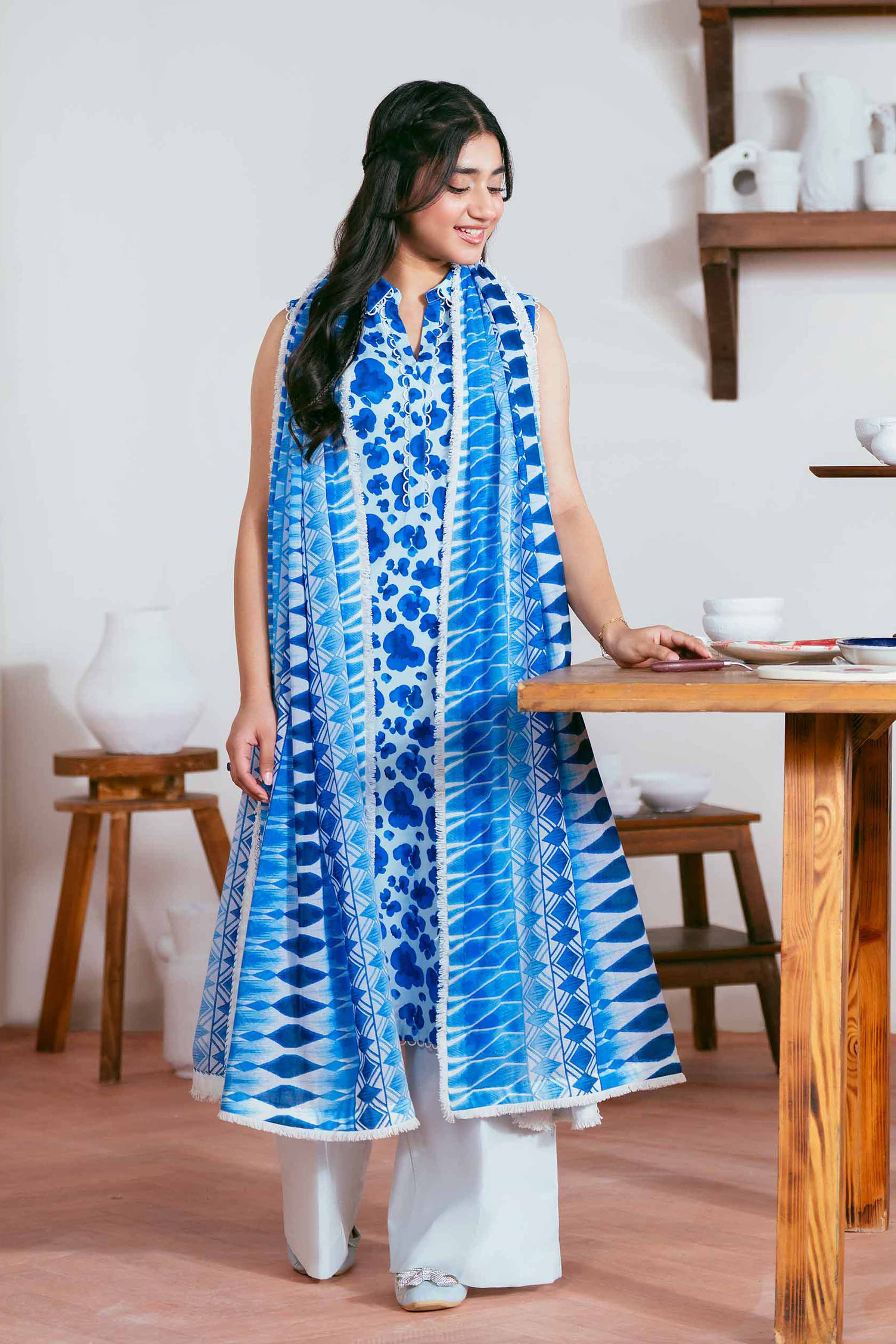 NISHATUAE - Blue Printed Lawn 3-piece Unstitched Suit