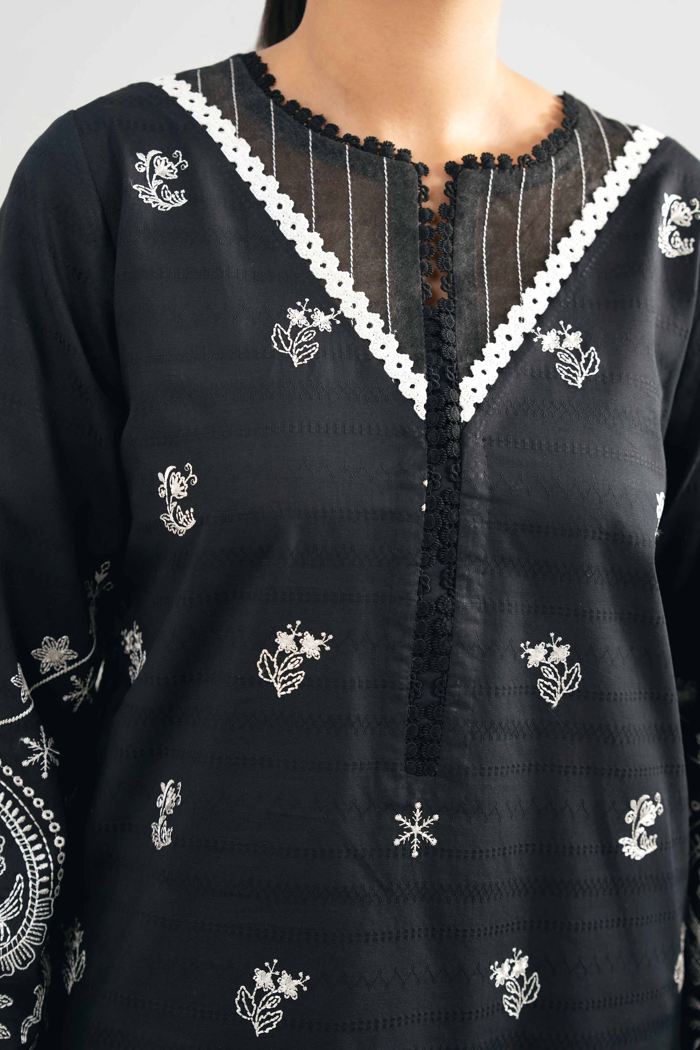 2 Piece - Embroidered Suit - 42501996