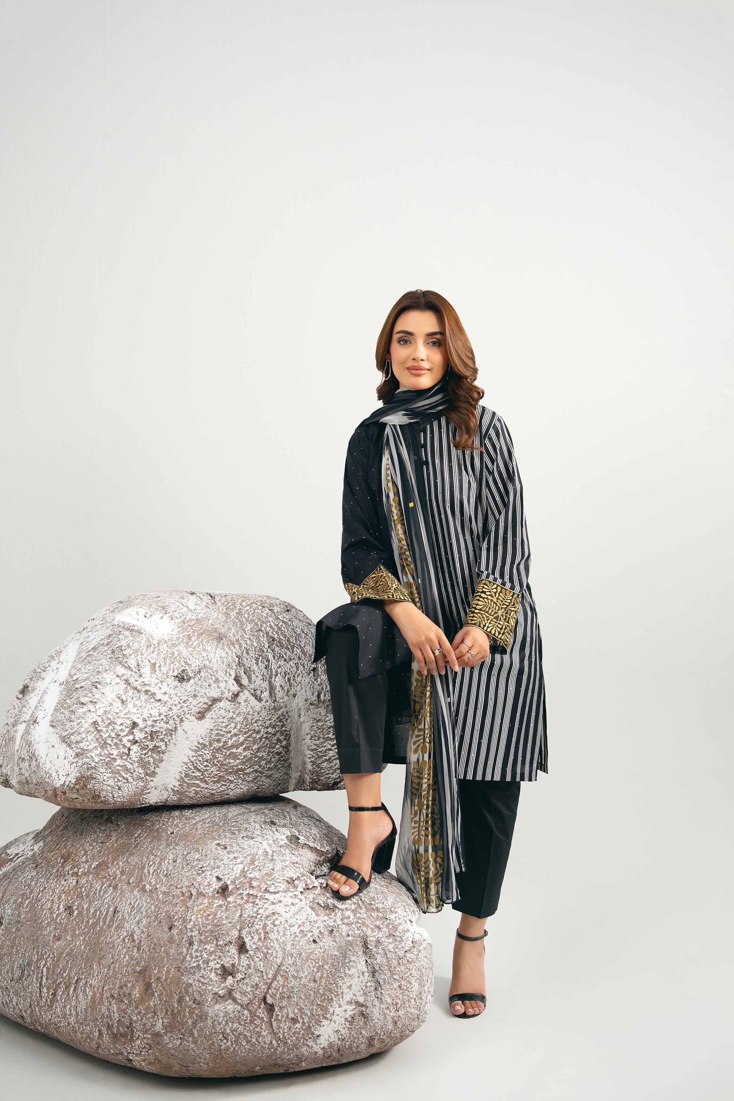 3 Piece - Printed Embroidered Suit - 42502030