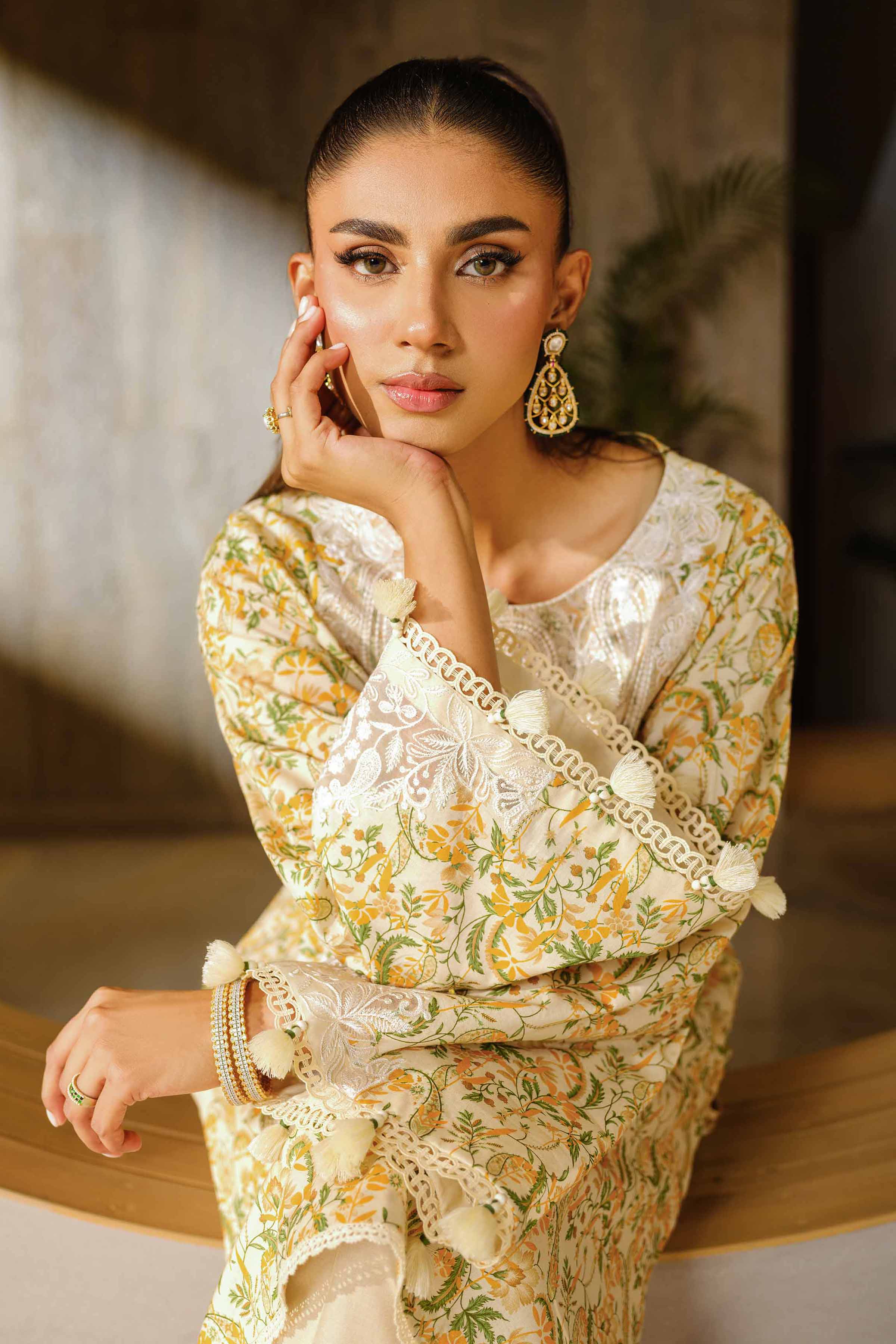 2 Piece - Printed Embroidered Suit - 42502070