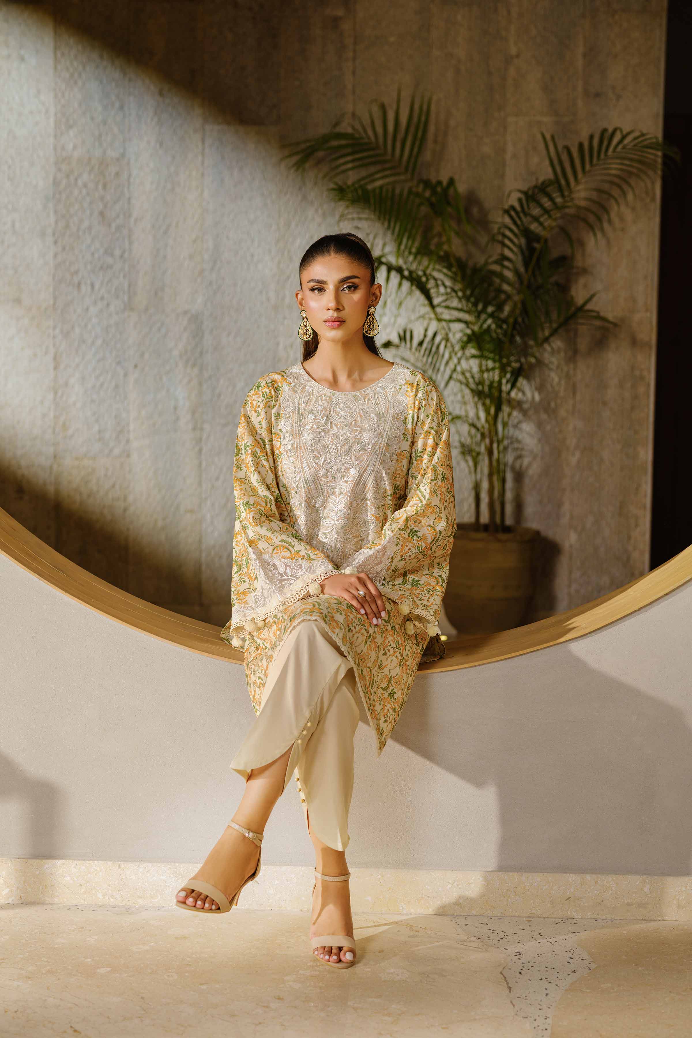 2 Piece - Printed Embroidered Suit - 42502070