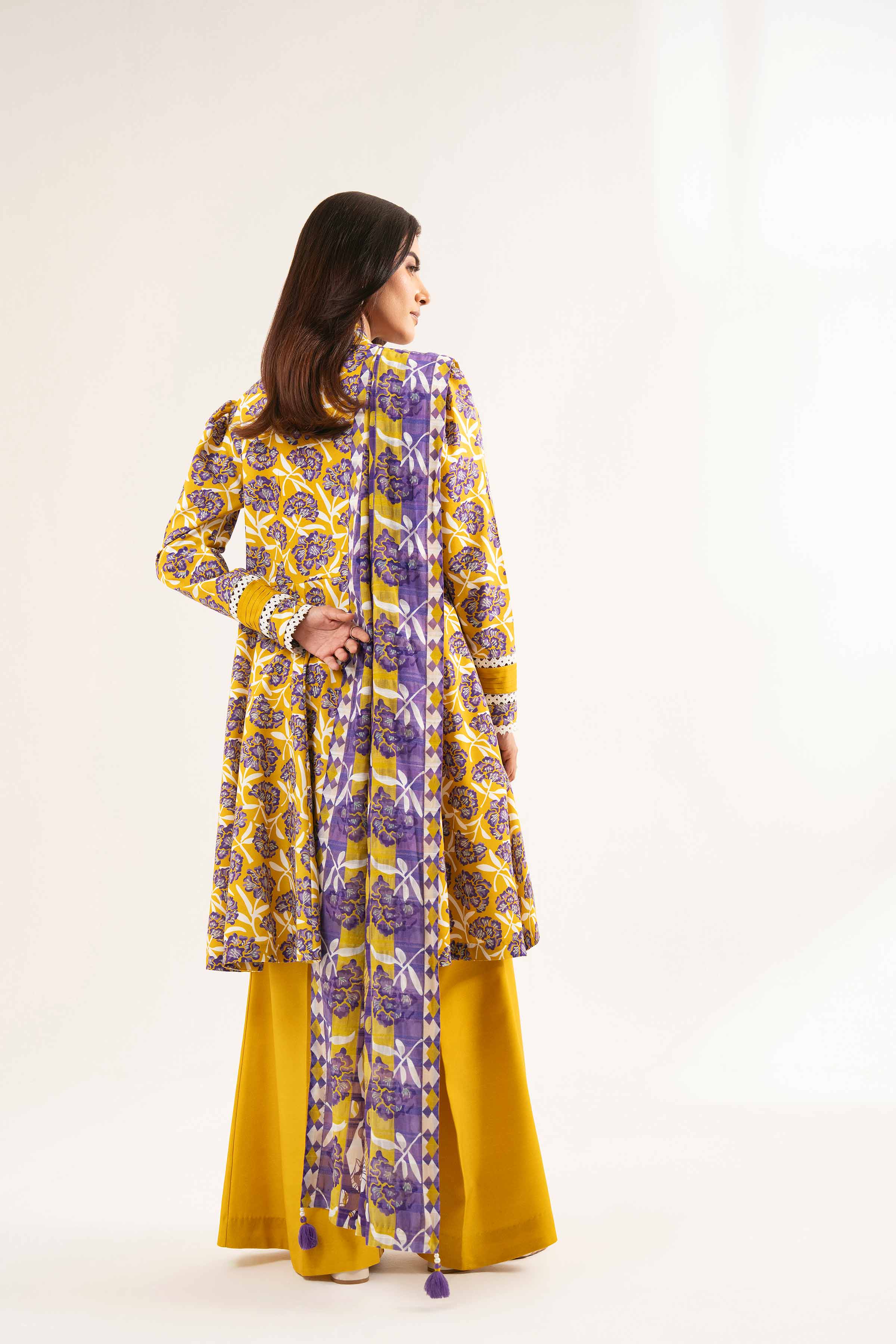 NISHATUAE - Gold Printed Lawn 3-piece Unstitched Suit