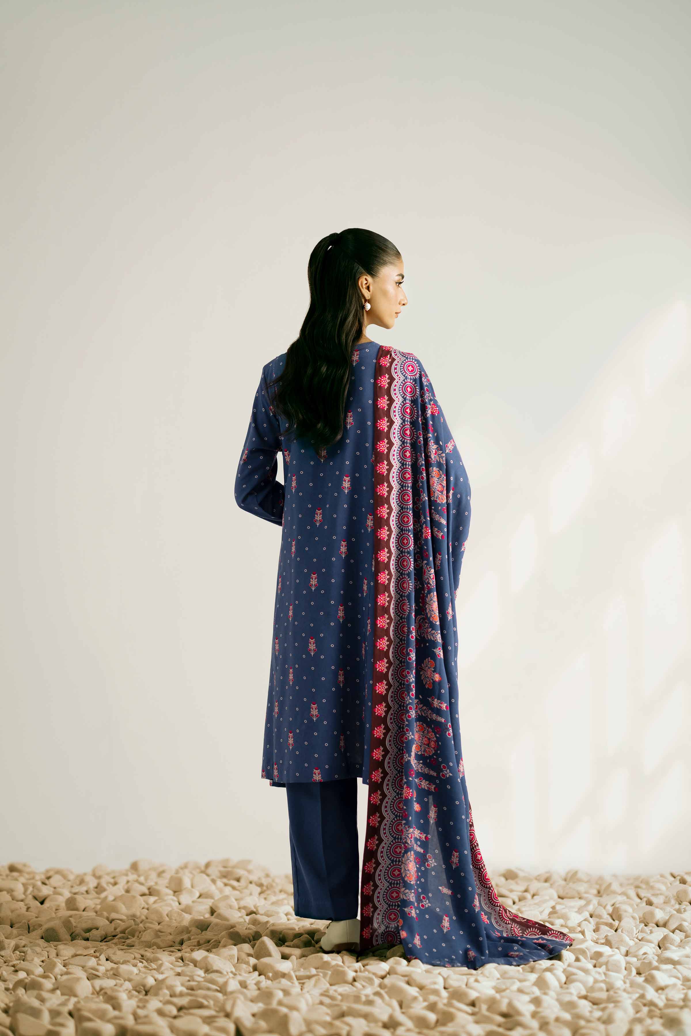 NISHATUAE - Blue Embroidered Linen 3-piece Unstitched Suit