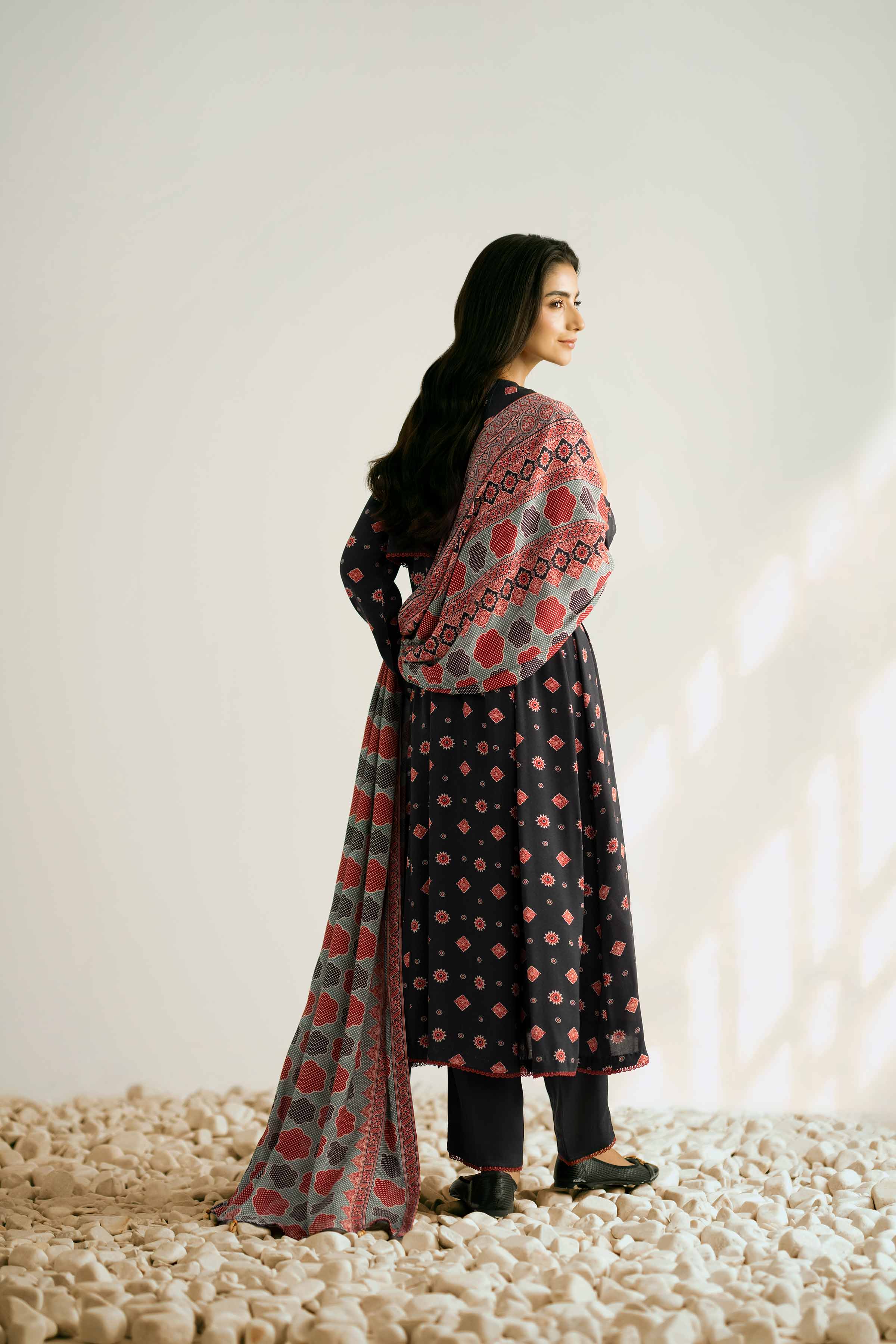 NISHATUAE - Black Printed Linen 3-piece Unstitched Suit