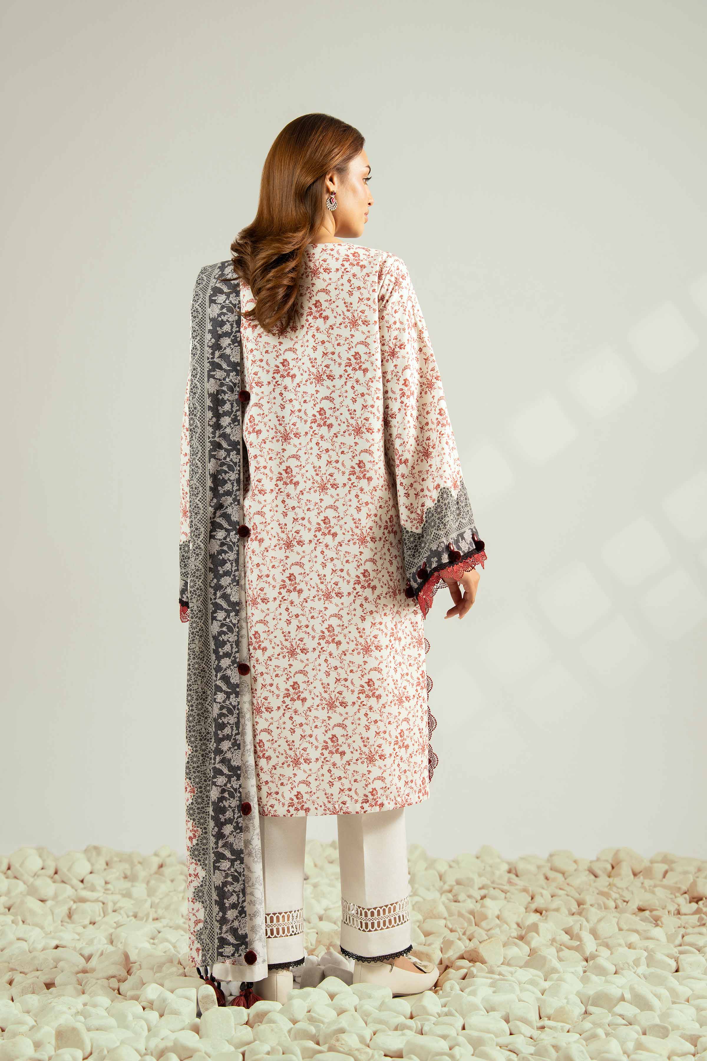 NISHATUAE - Off White Embroidered Karandi 3-piece Unstitched Suit