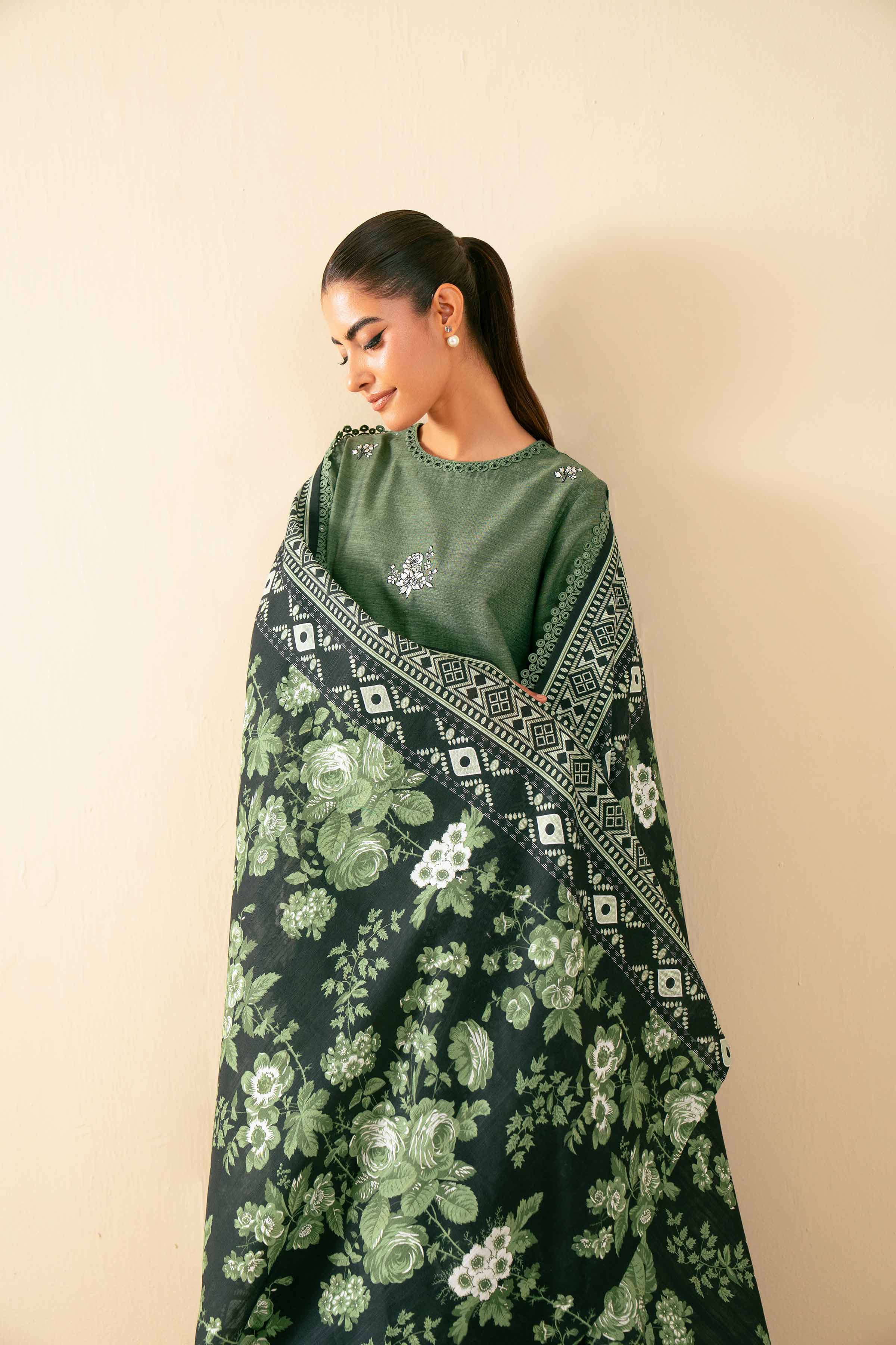NISHATUAE - Green Embroidered Khaddar 3-piece Unstitched Suit
