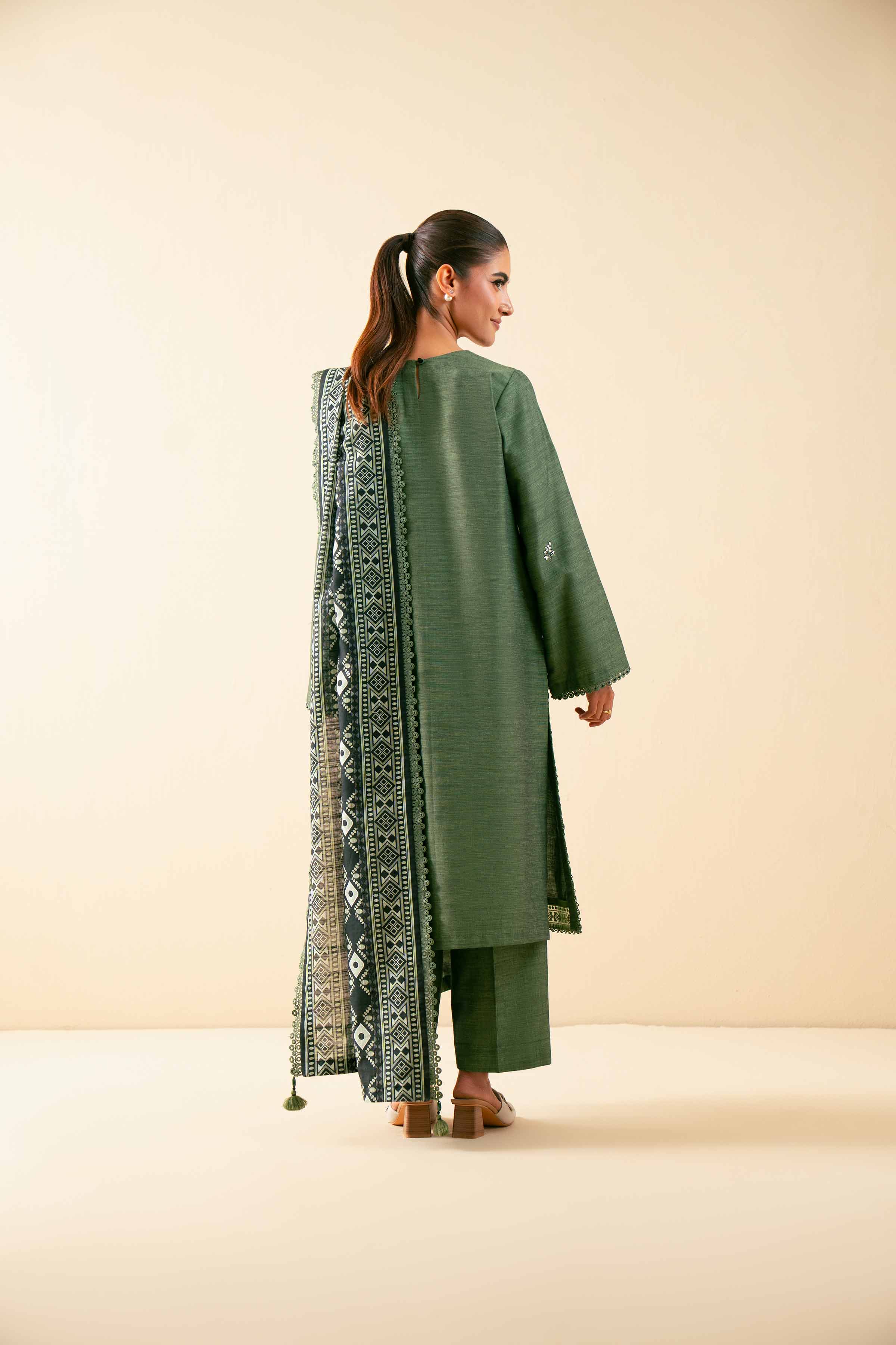 NISHATUAE - Green Embroidered Khaddar 3-piece Unstitched Suit