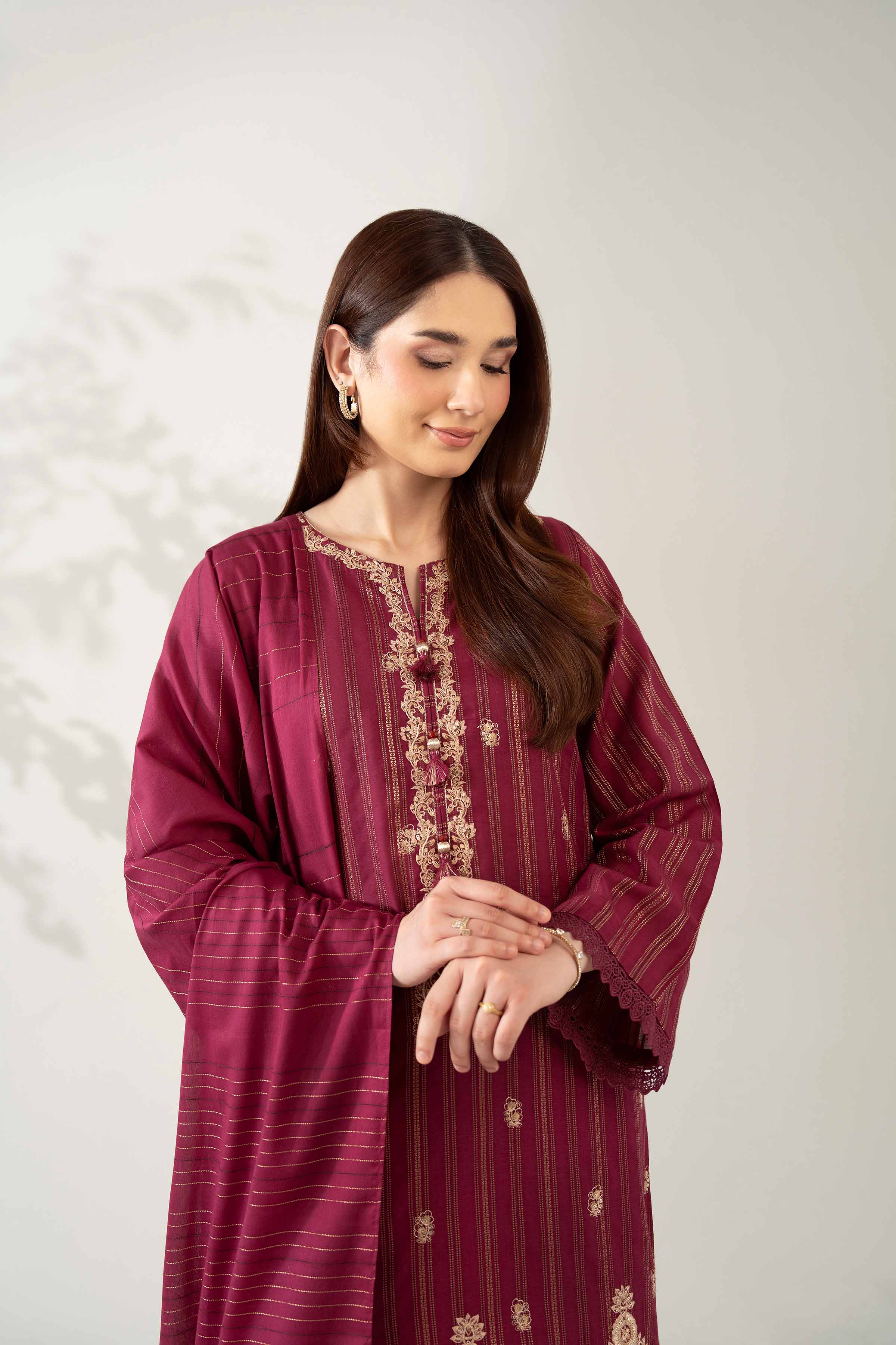 NISHATUAE - Burgundy Embroidered Lawn 3-piece Unstitched Suit