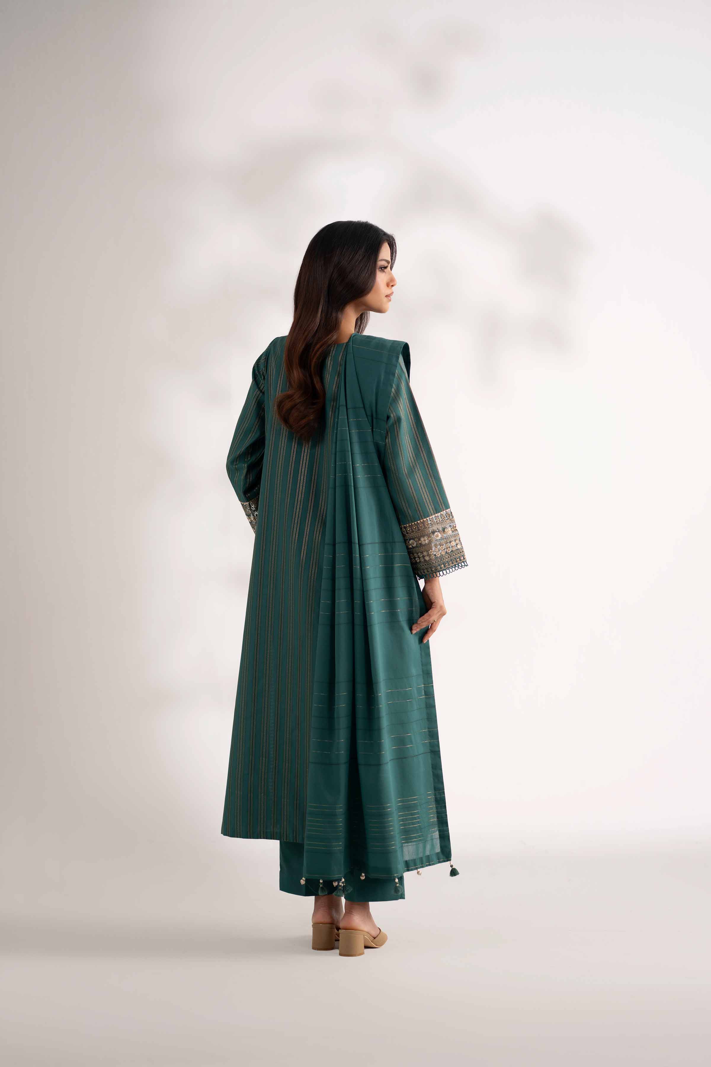 NISHATUAE - Green Embroidered Lawn 3-piece Unstitched Suit