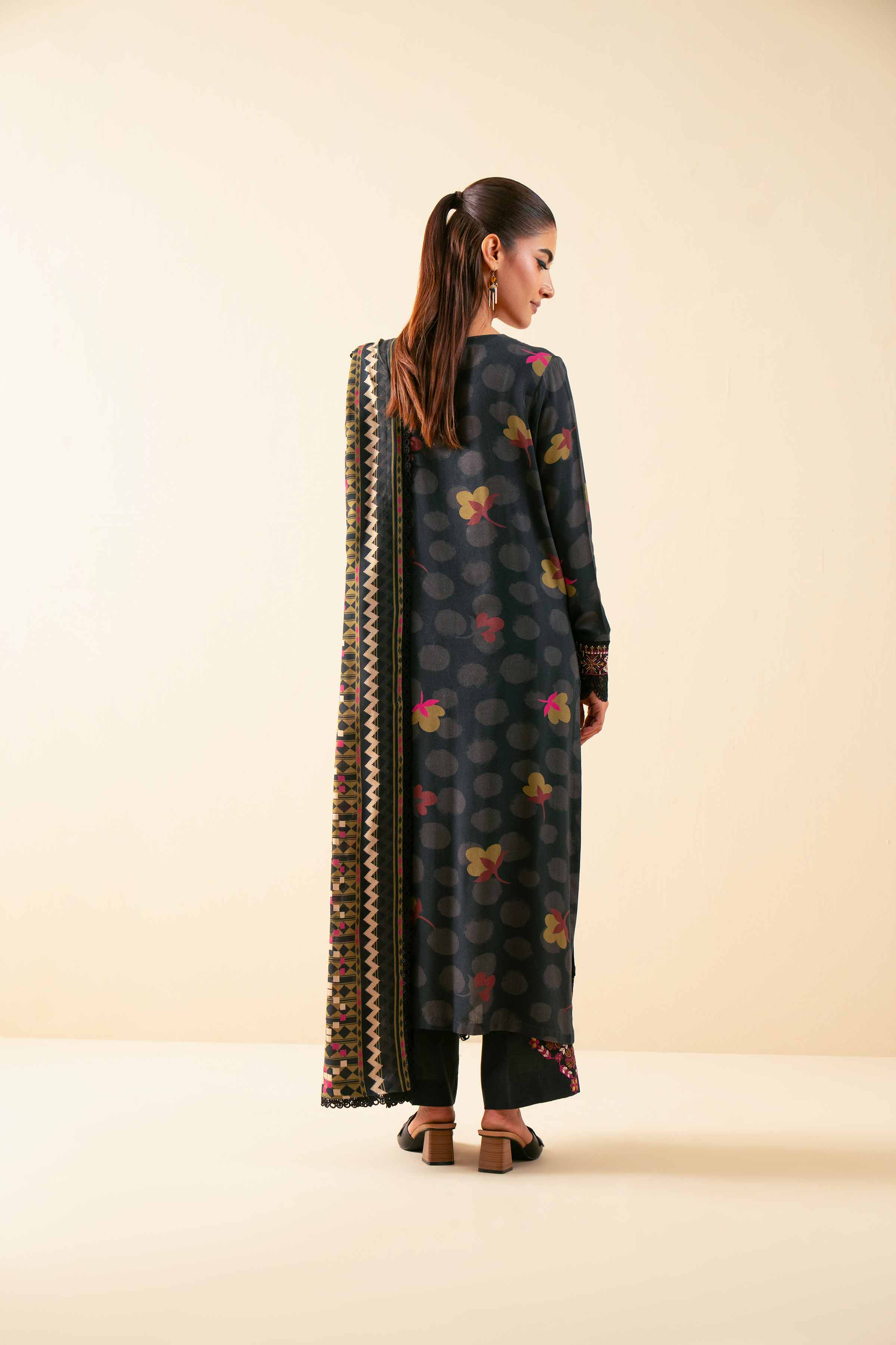 NISHATUAE - Black Embroidered Linen 3-piece Unstitched Suit