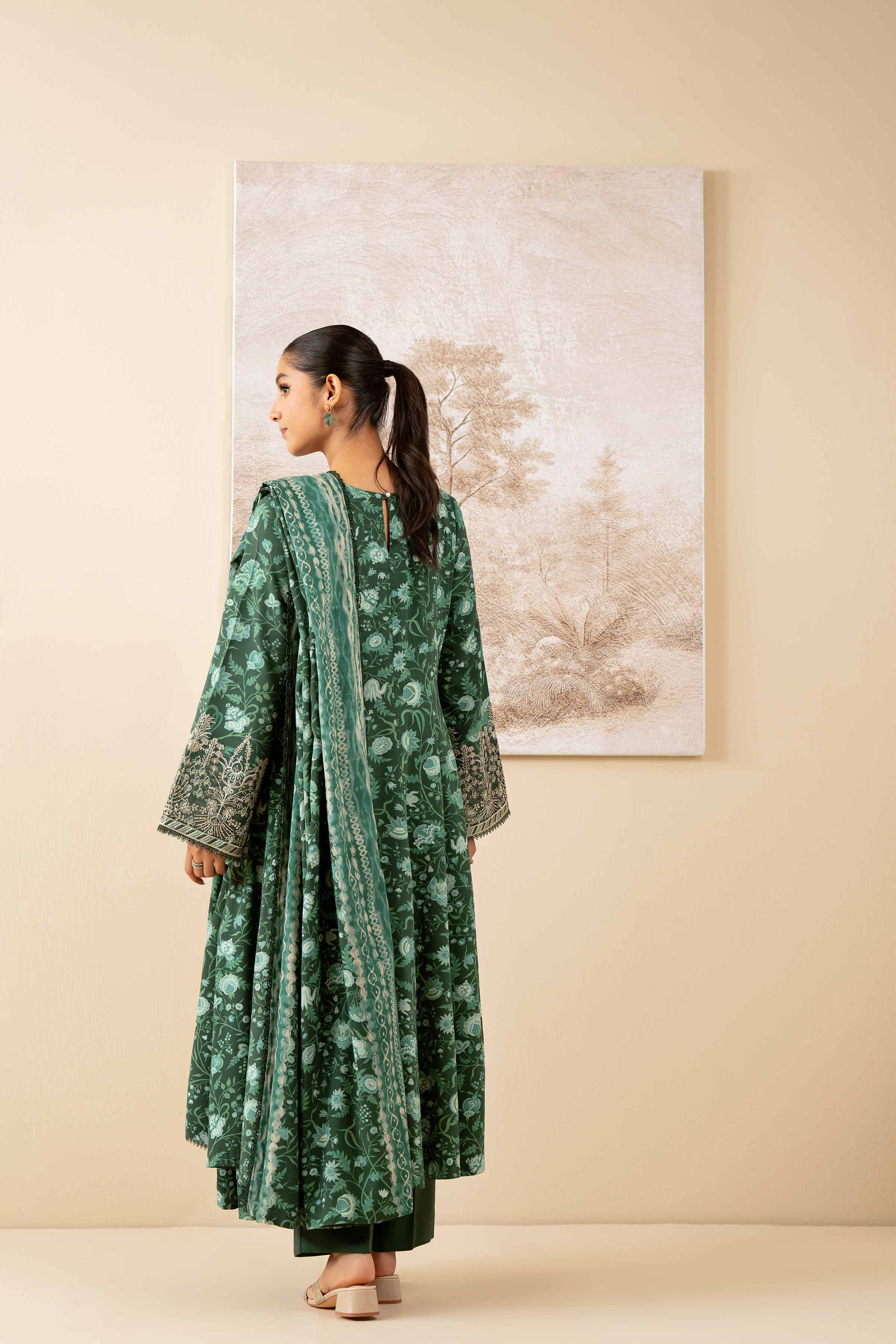 NISHATUAE - Green Embroidered Linen 3-piece Unstitched Suit
