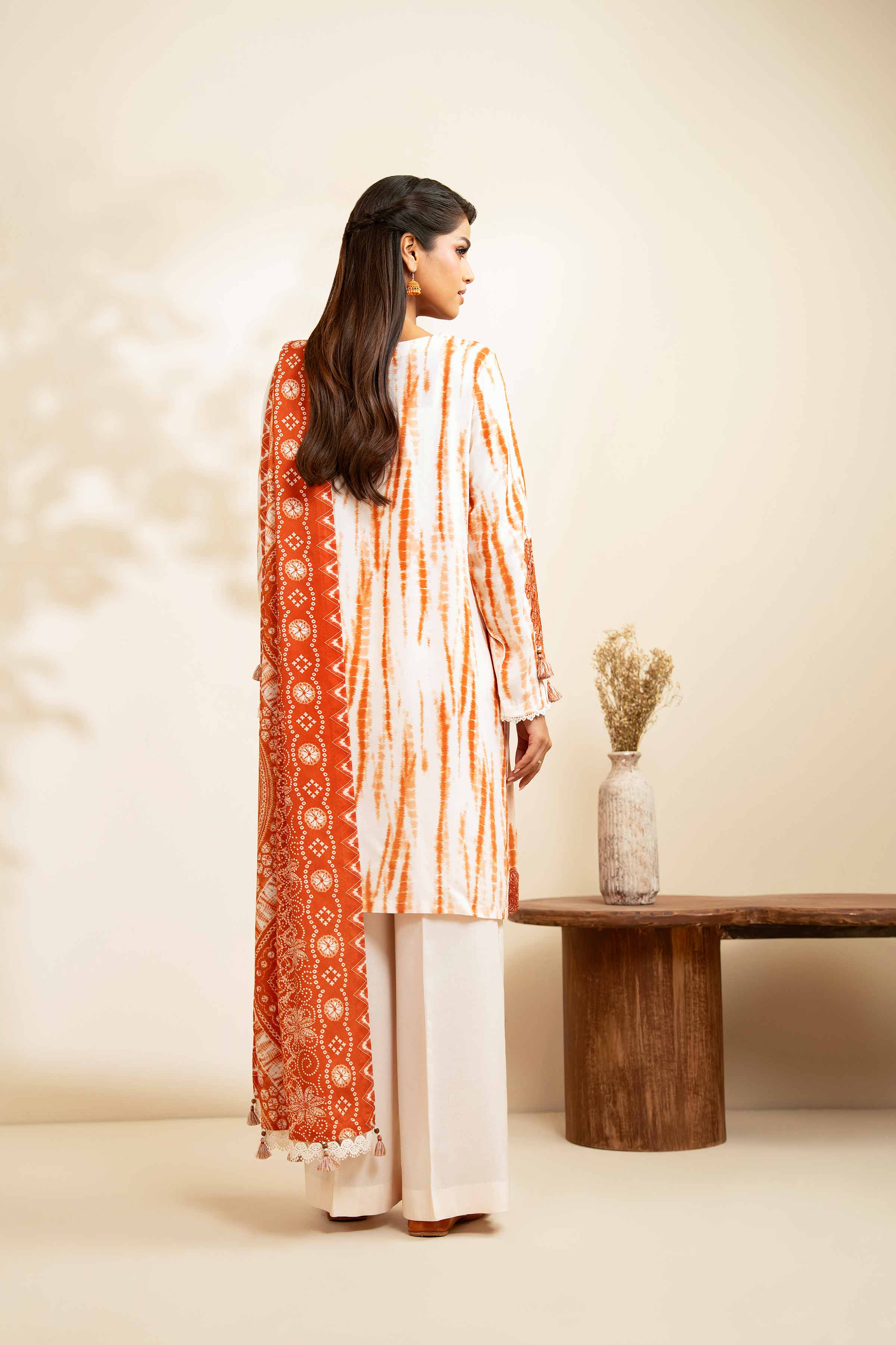 NISHATUAE - Off White Embroidered Linen 3-piece Unstitched Suit