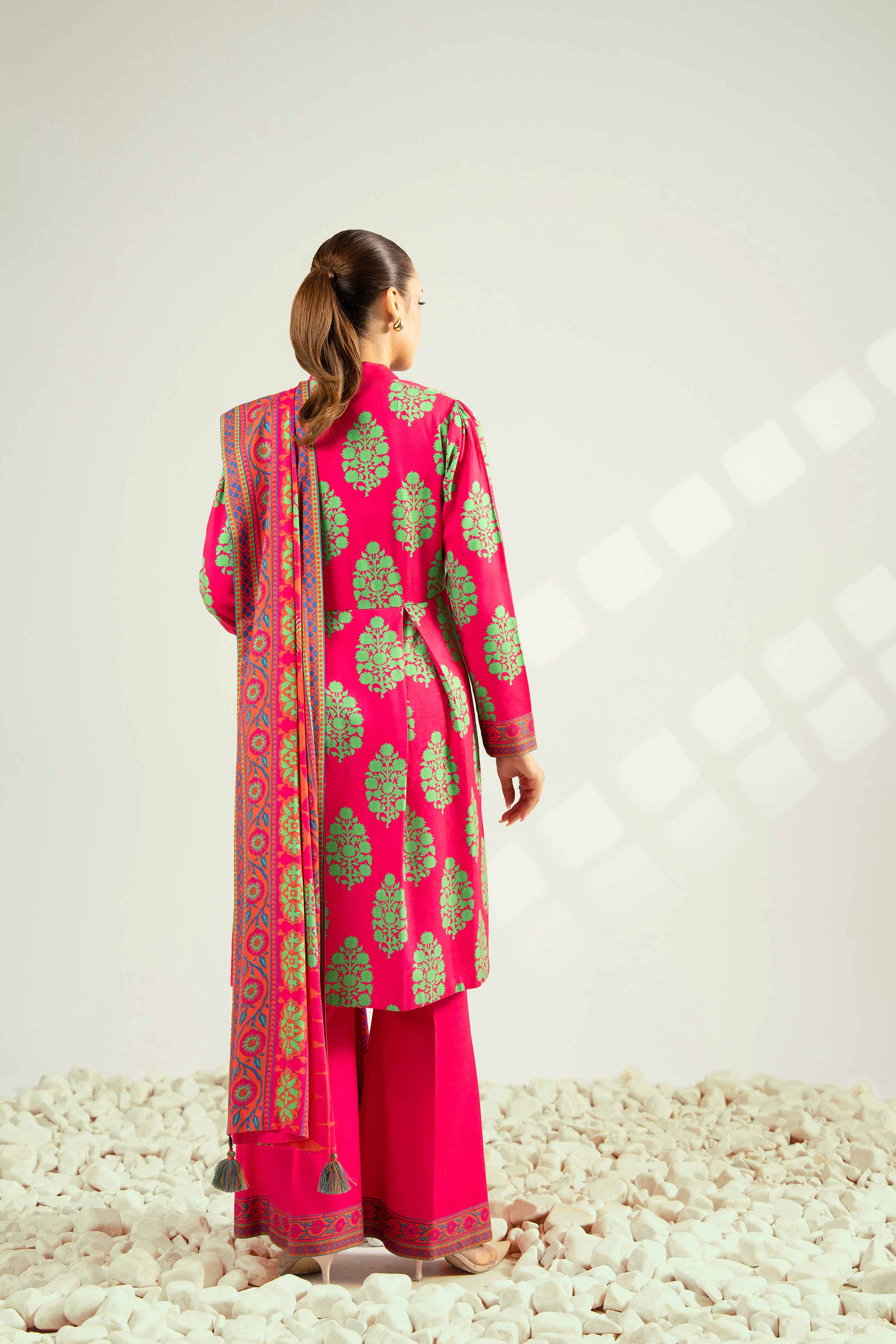 NISHATUAE - Pink Printed Linen 3-piece Unstitched Suit