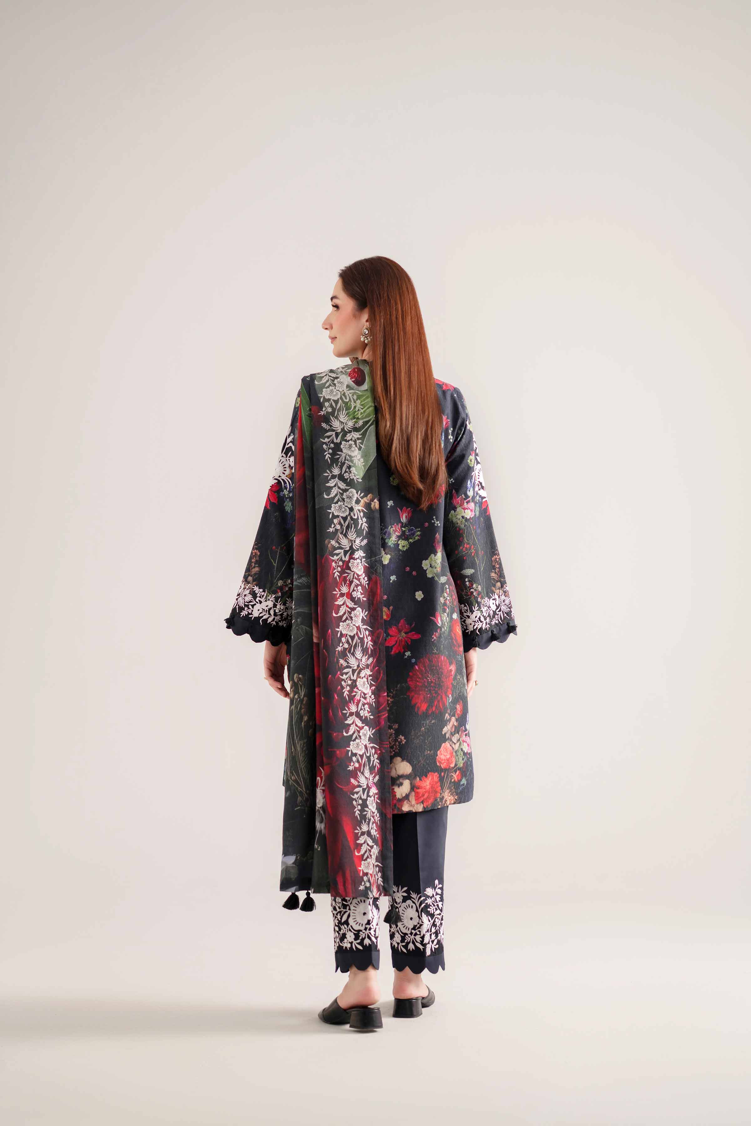NISHATUAE - Charcoal Embroidered Jacquard 3-piece Unstitched Suit