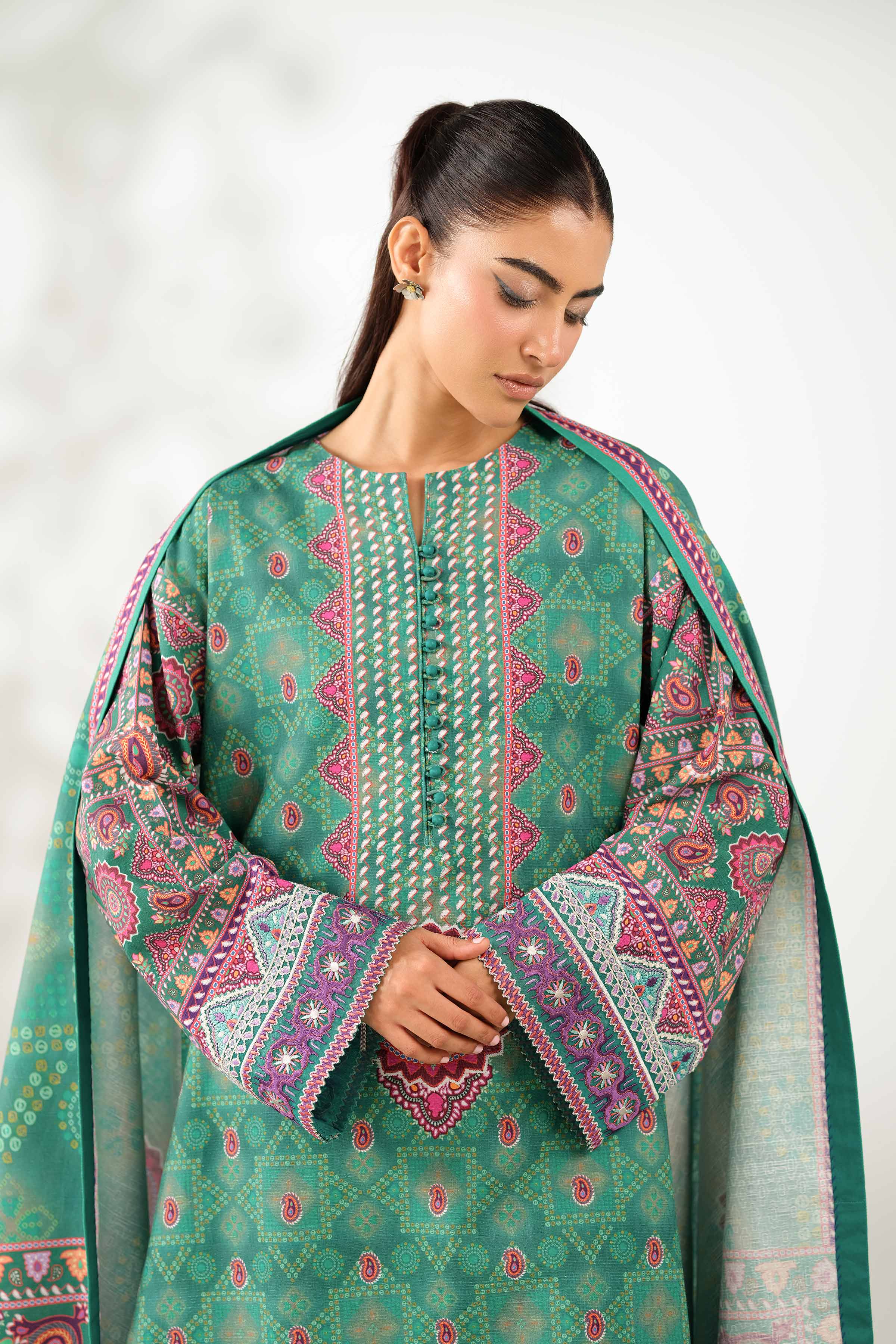 NISHATUAE - Green Embroidered Jacquard 3-piece Unstitched Suit